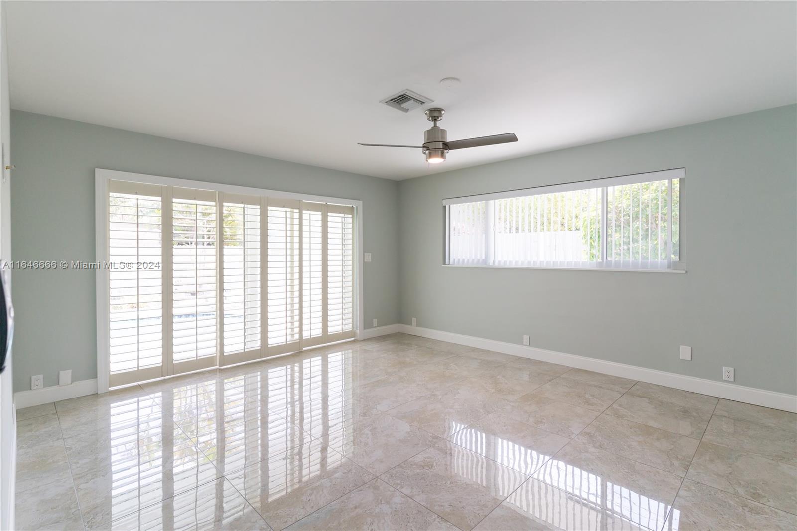 3256 Oleander Way