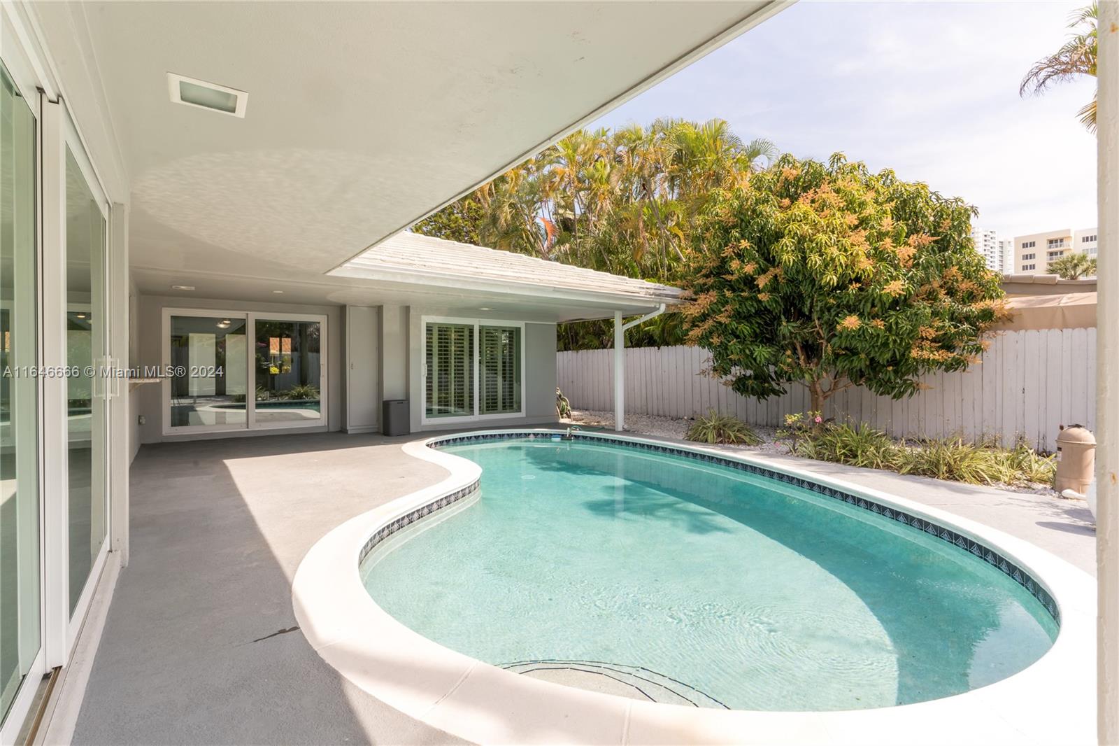 3256 Oleander Way