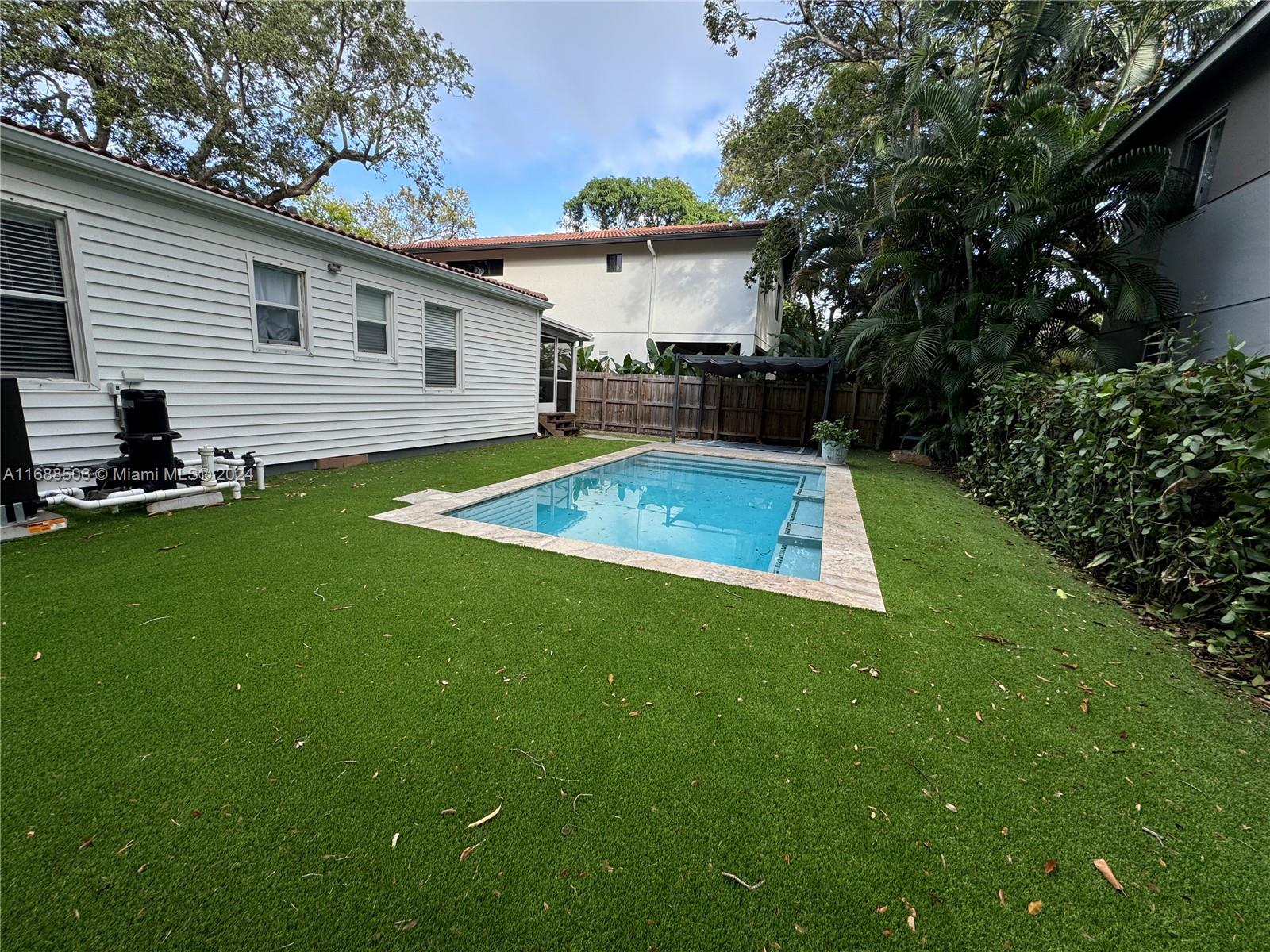 802 SW 14th Ave