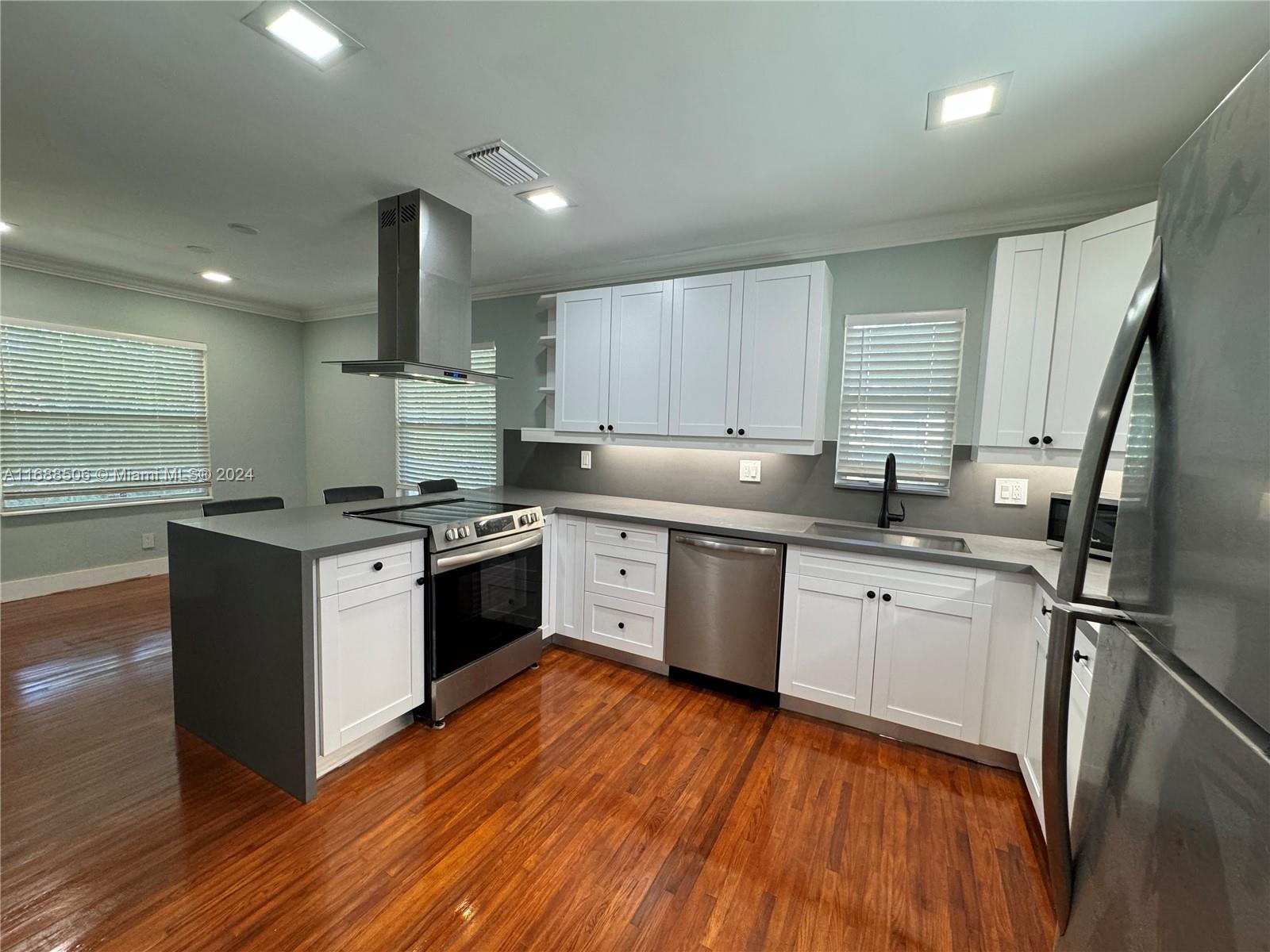 802 SW 14th Ave