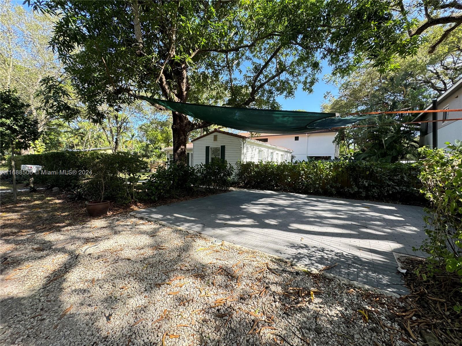 802 SW 14th Ave