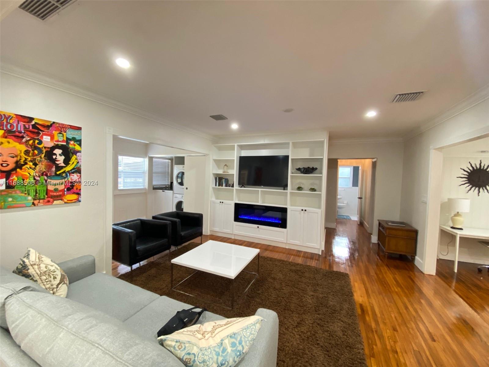 802 SW 14th Ave
