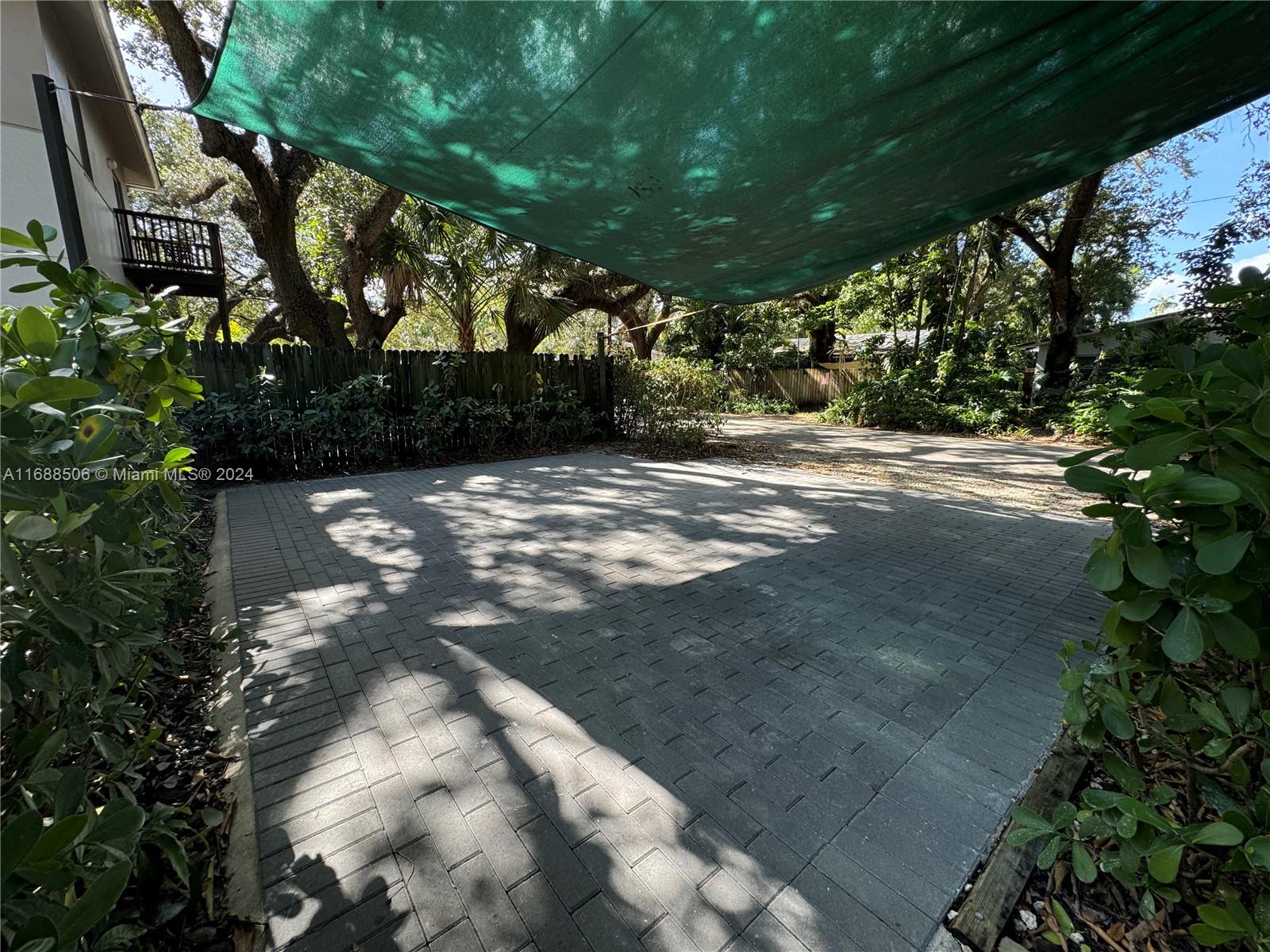 802 SW 14th Ave