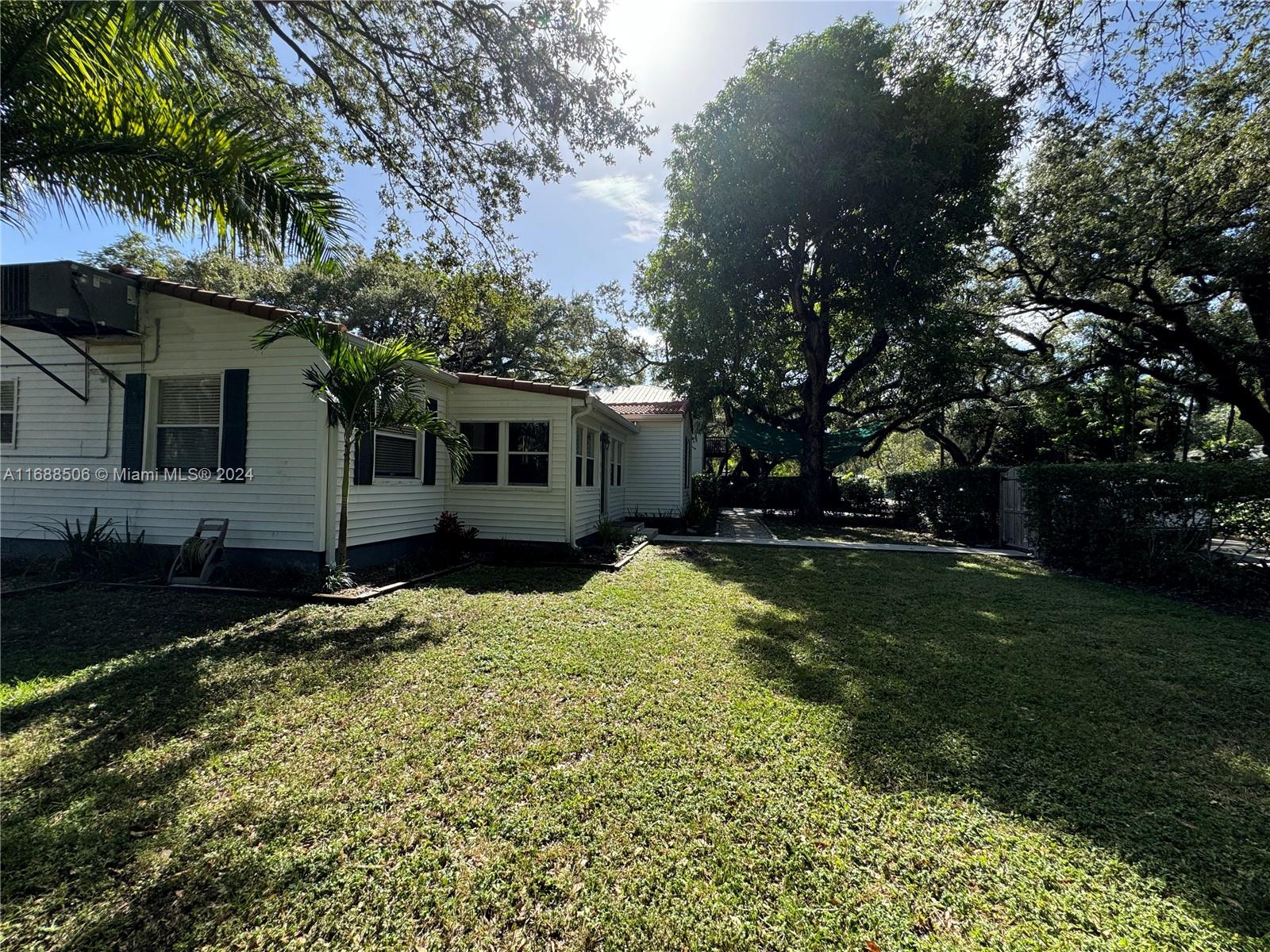 802 SW 14th Ave