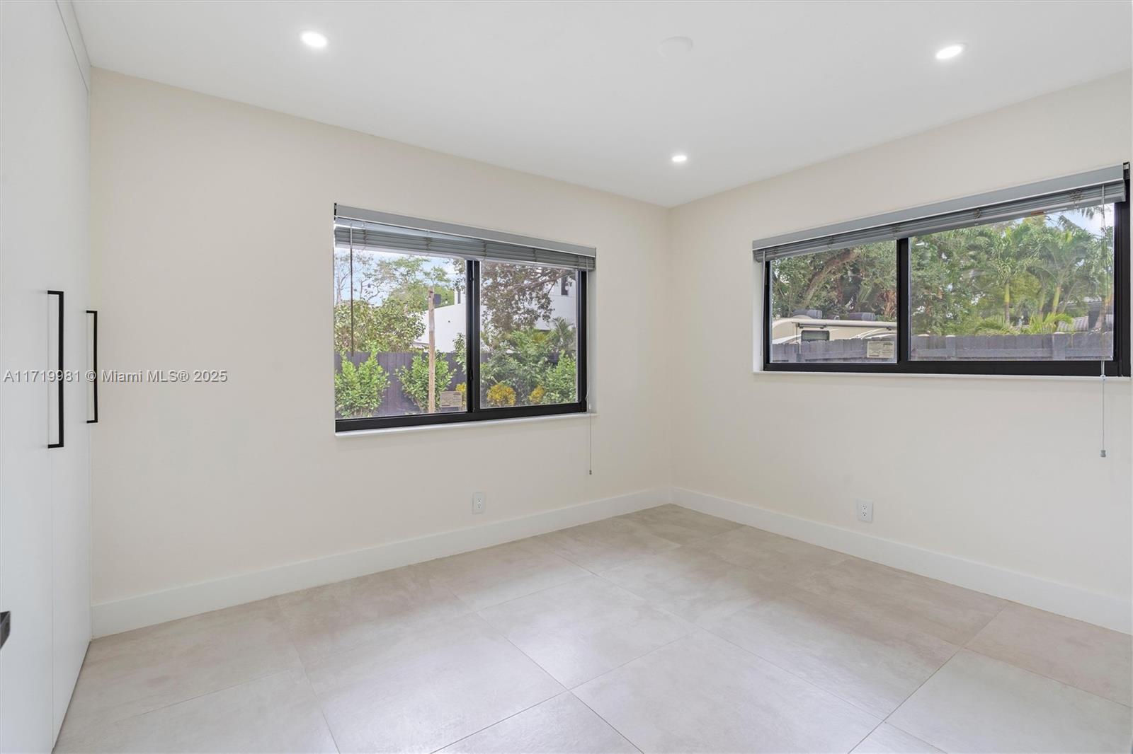 1341 SW 10th St