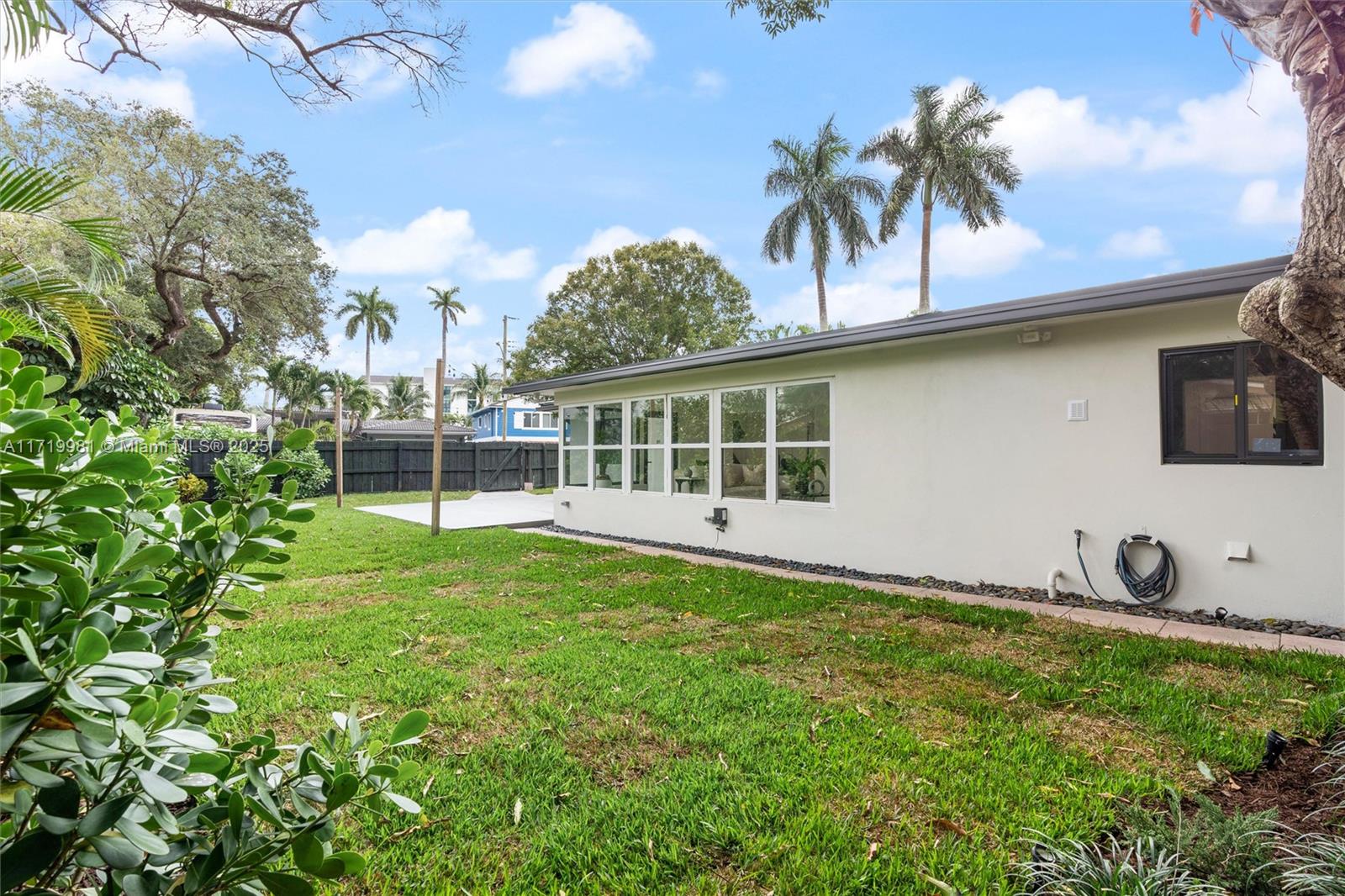 1341 SW 10th St