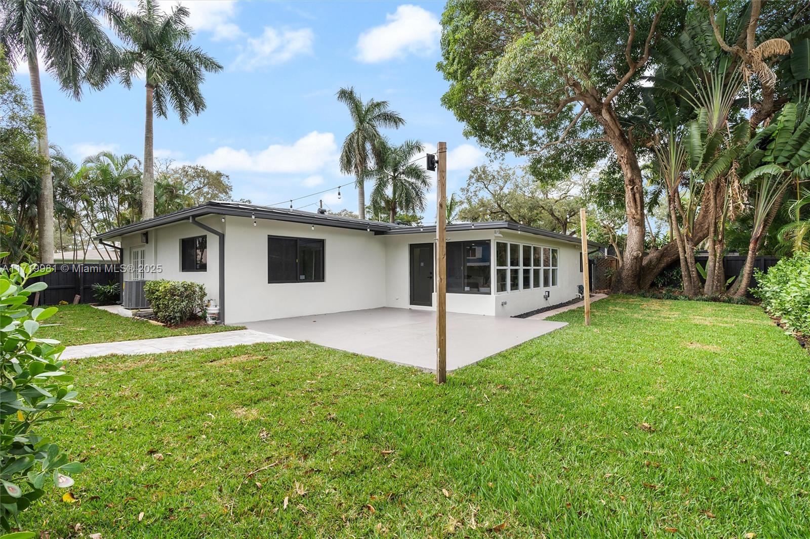 1341 SW 10th St