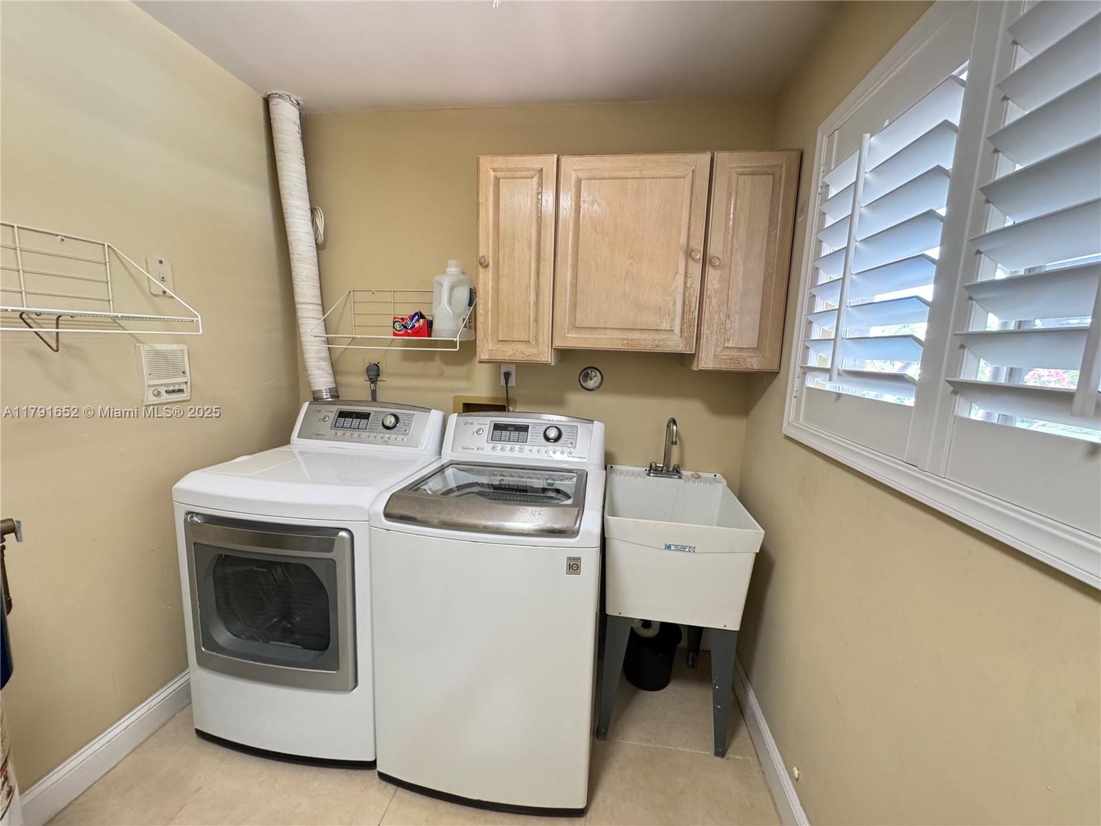 3270 S Terra Mar Dr