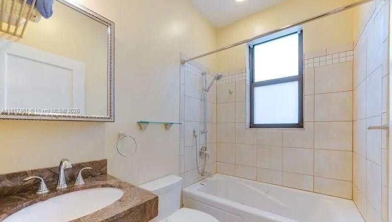 418 SW 18th Ct