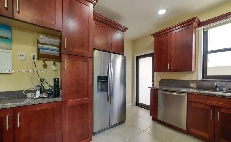 418 SW 18th Ct