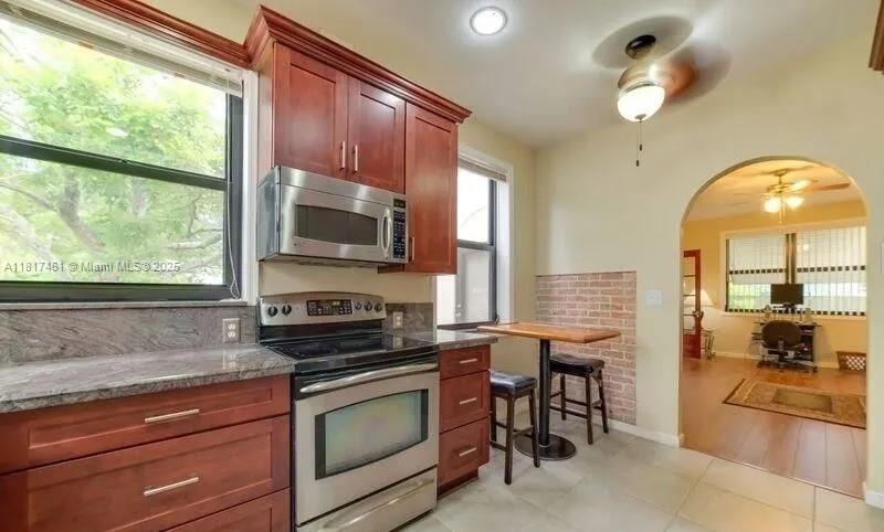418 SW 18th Ct