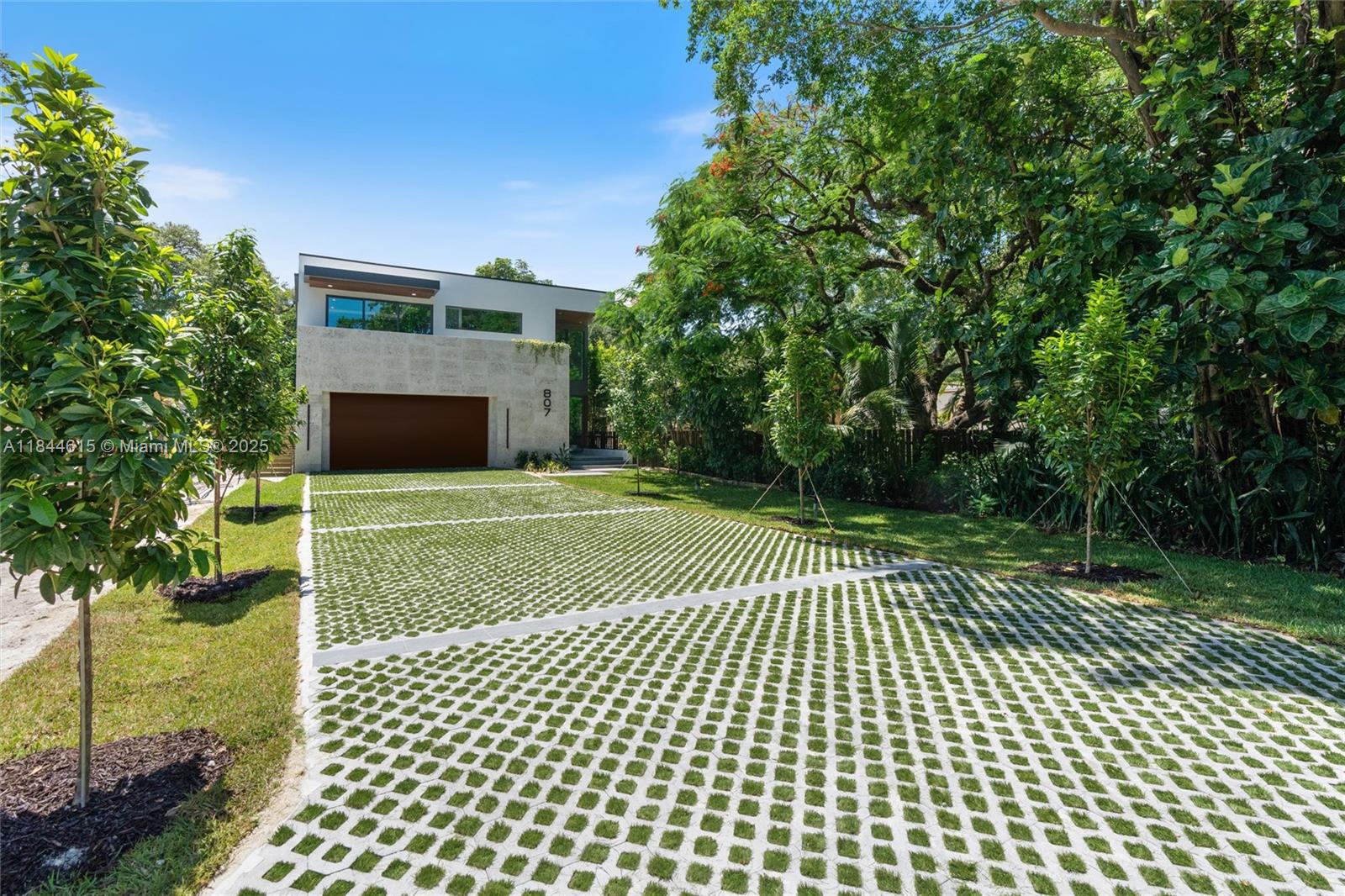 807 SW 12th Ave