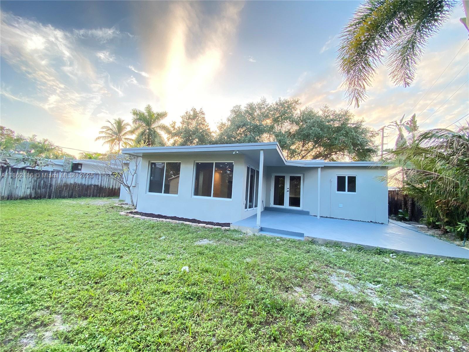 3060 NE 4th Ave