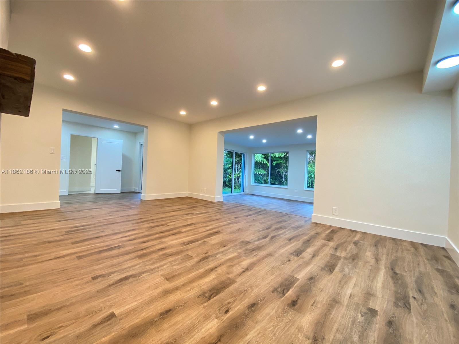3060 NE 4th Ave