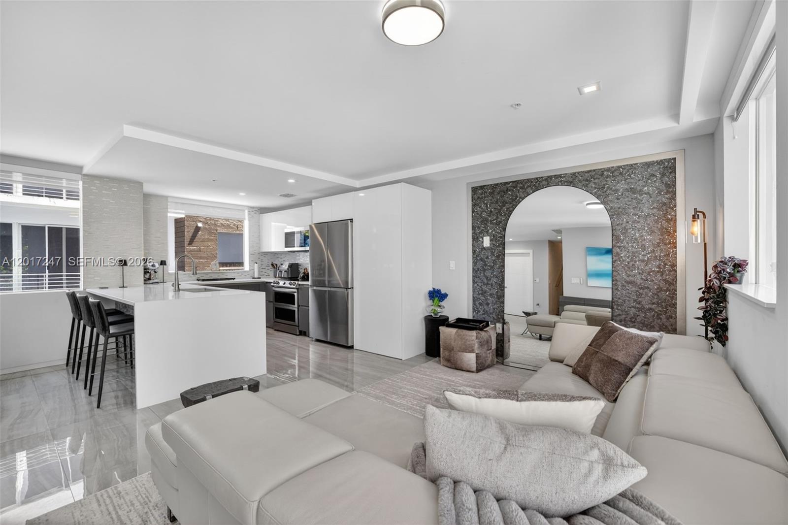 700 NE 14th Ave # 311