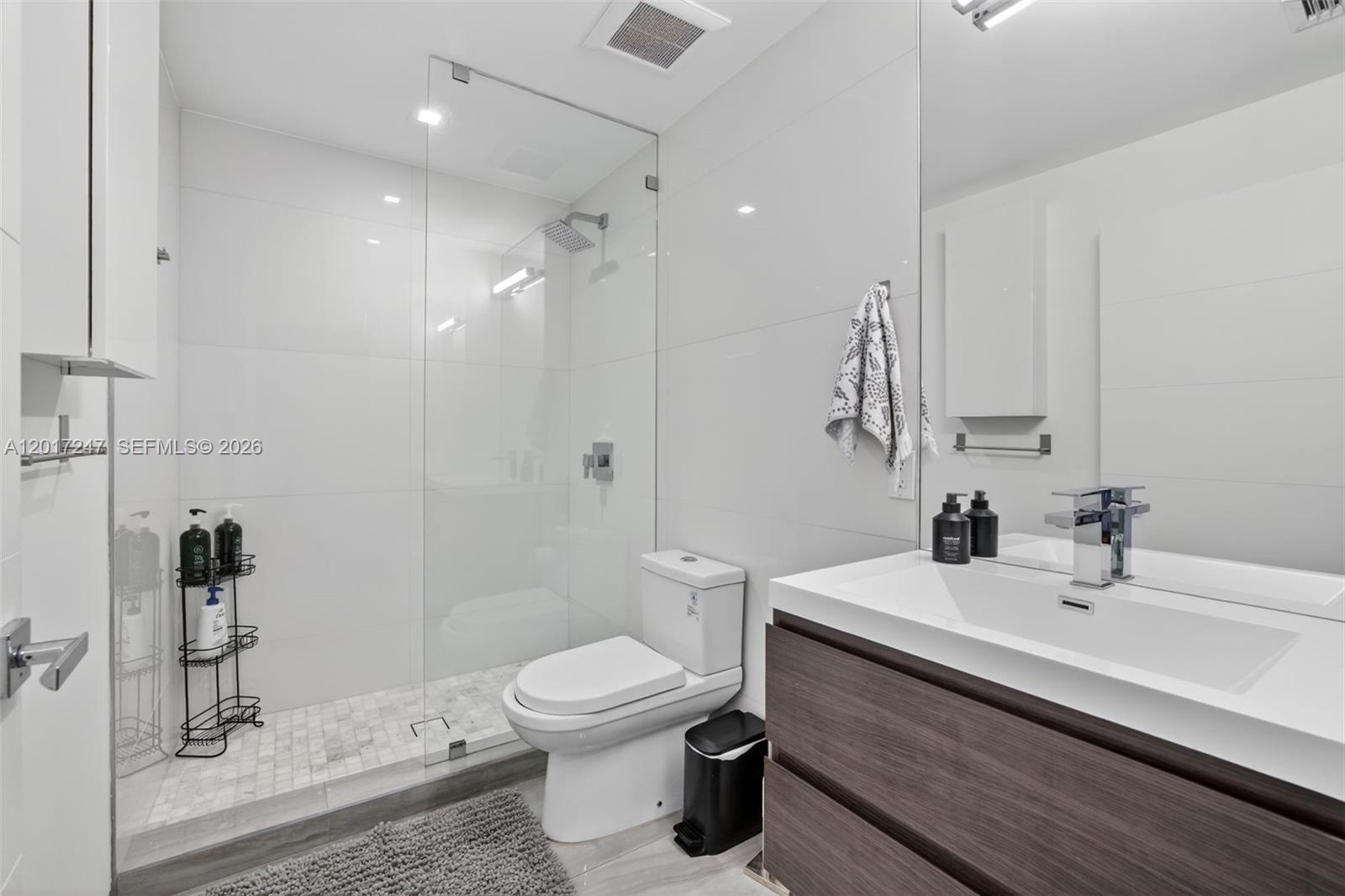 700 NE 14th Ave # 311