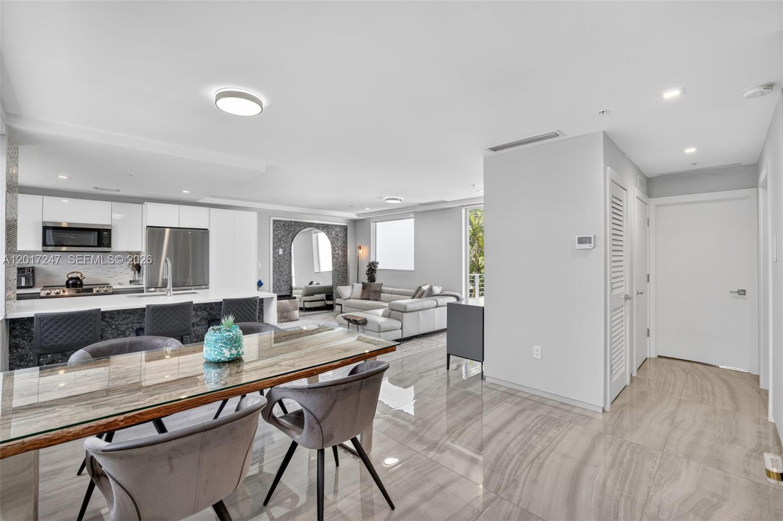 700 NE 14th Ave # 311