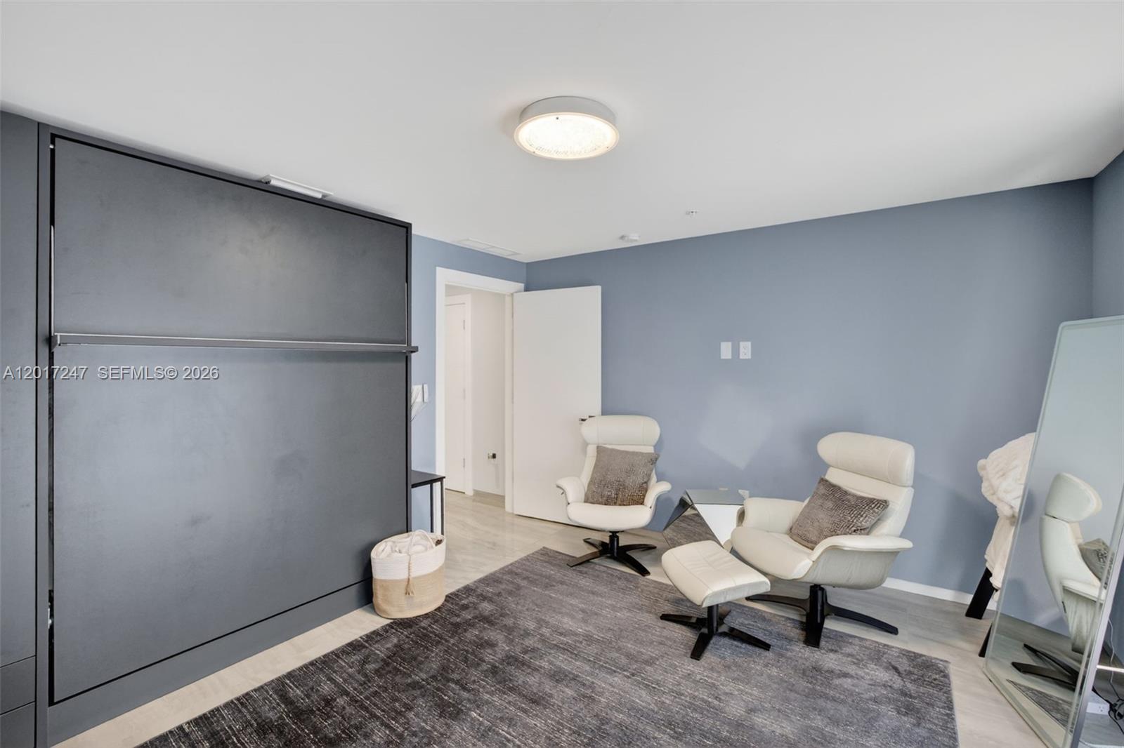 700 NE 14th Ave # 311