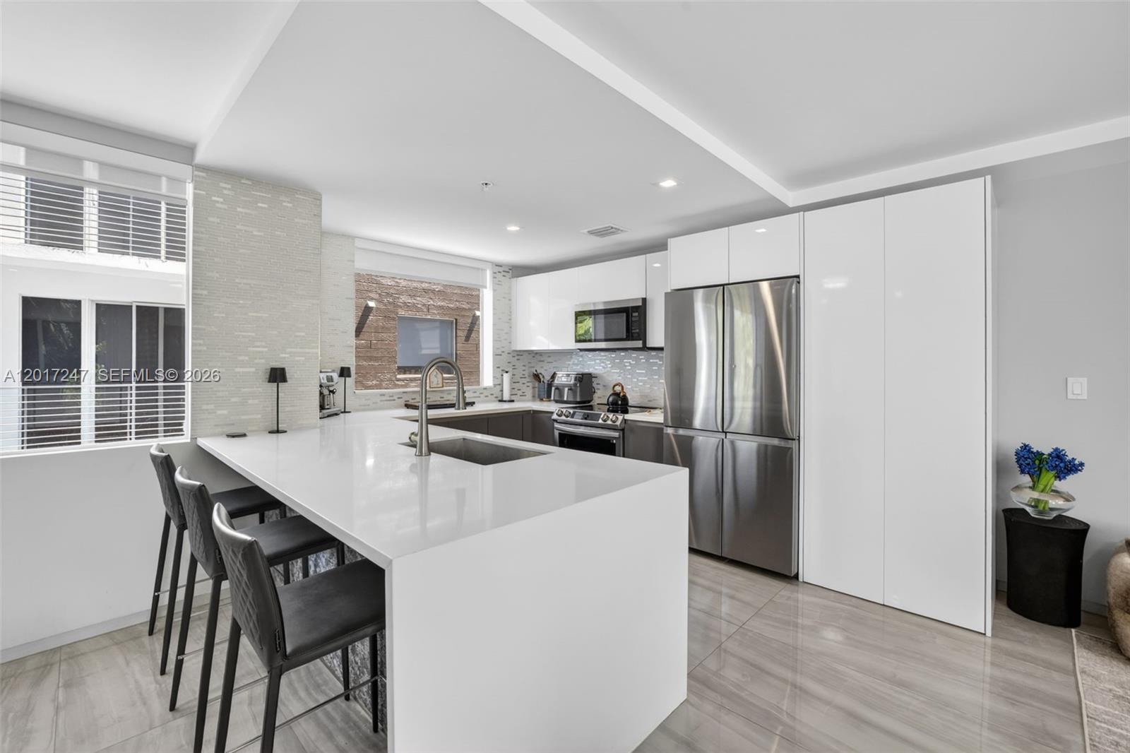 700 NE 14th Ave # 311