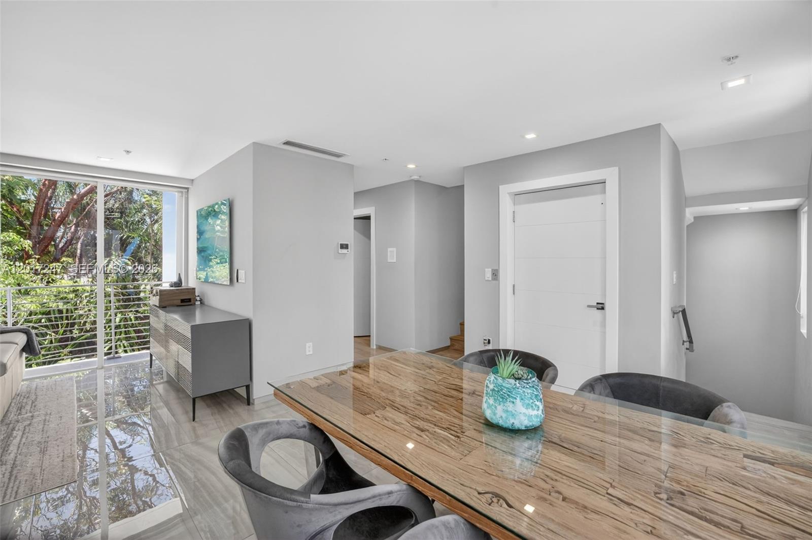 700 NE 14th Ave # 311