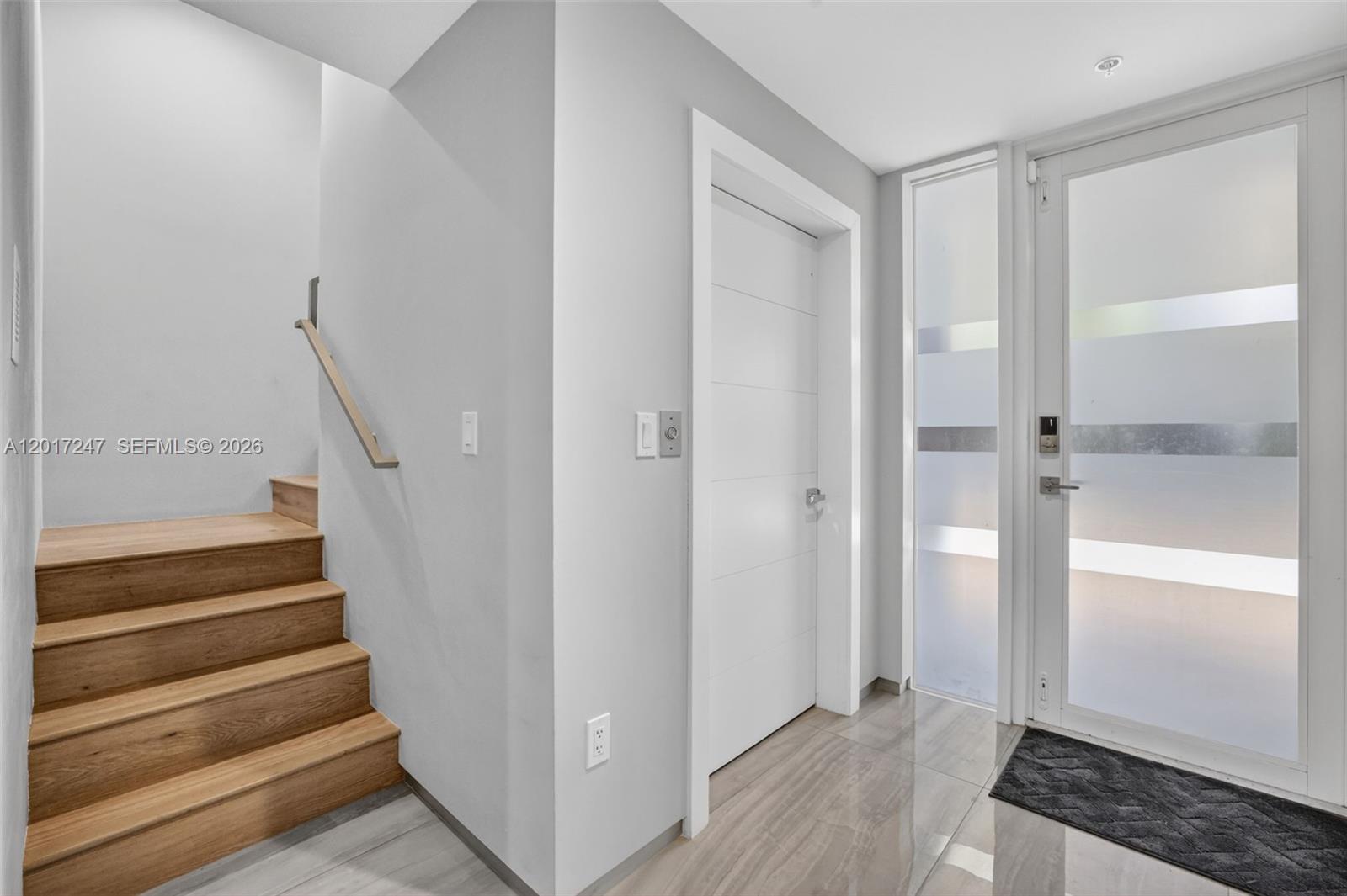 700 NE 14th Ave # 311