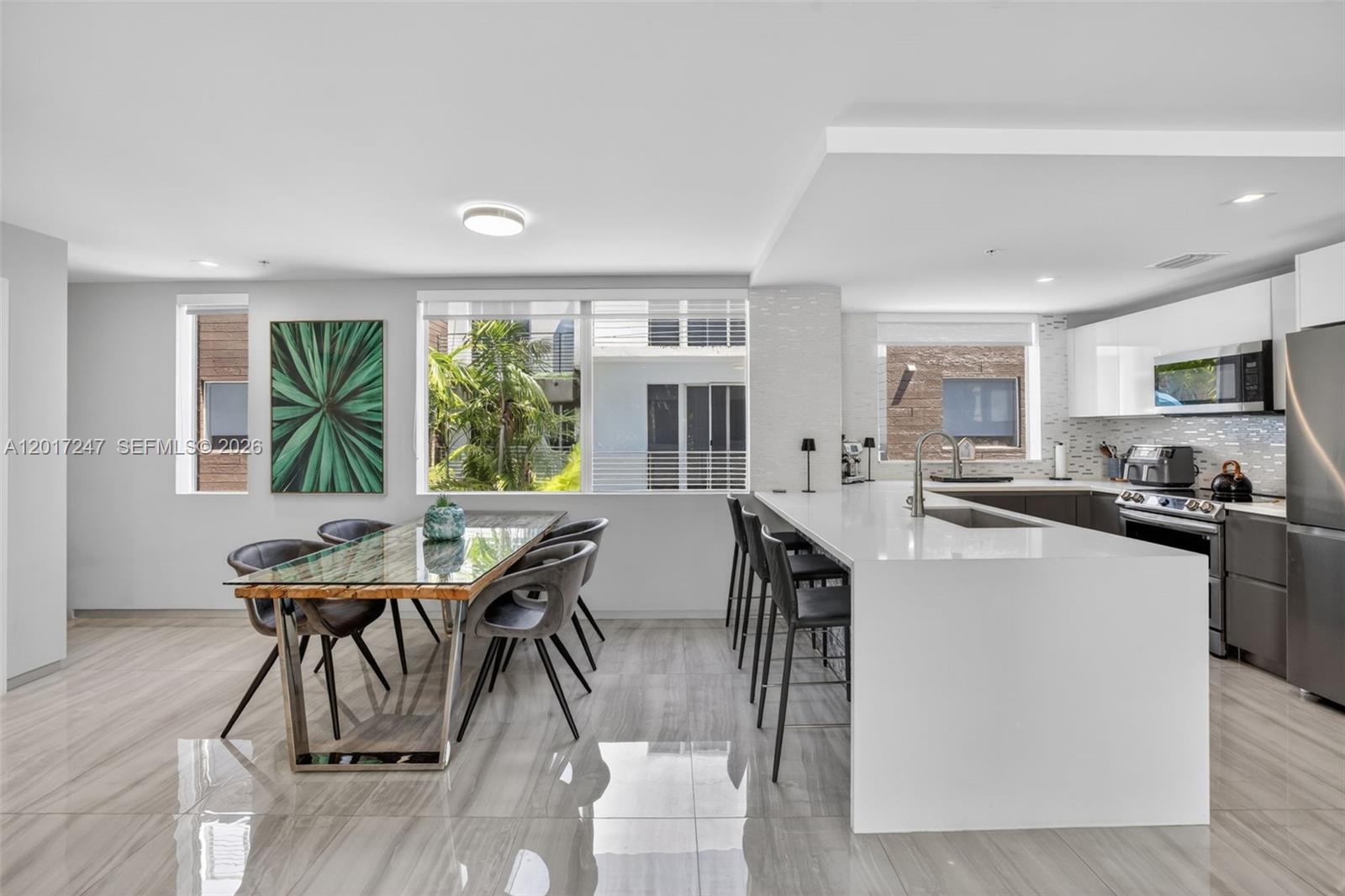 700 NE 14th Ave # 311
