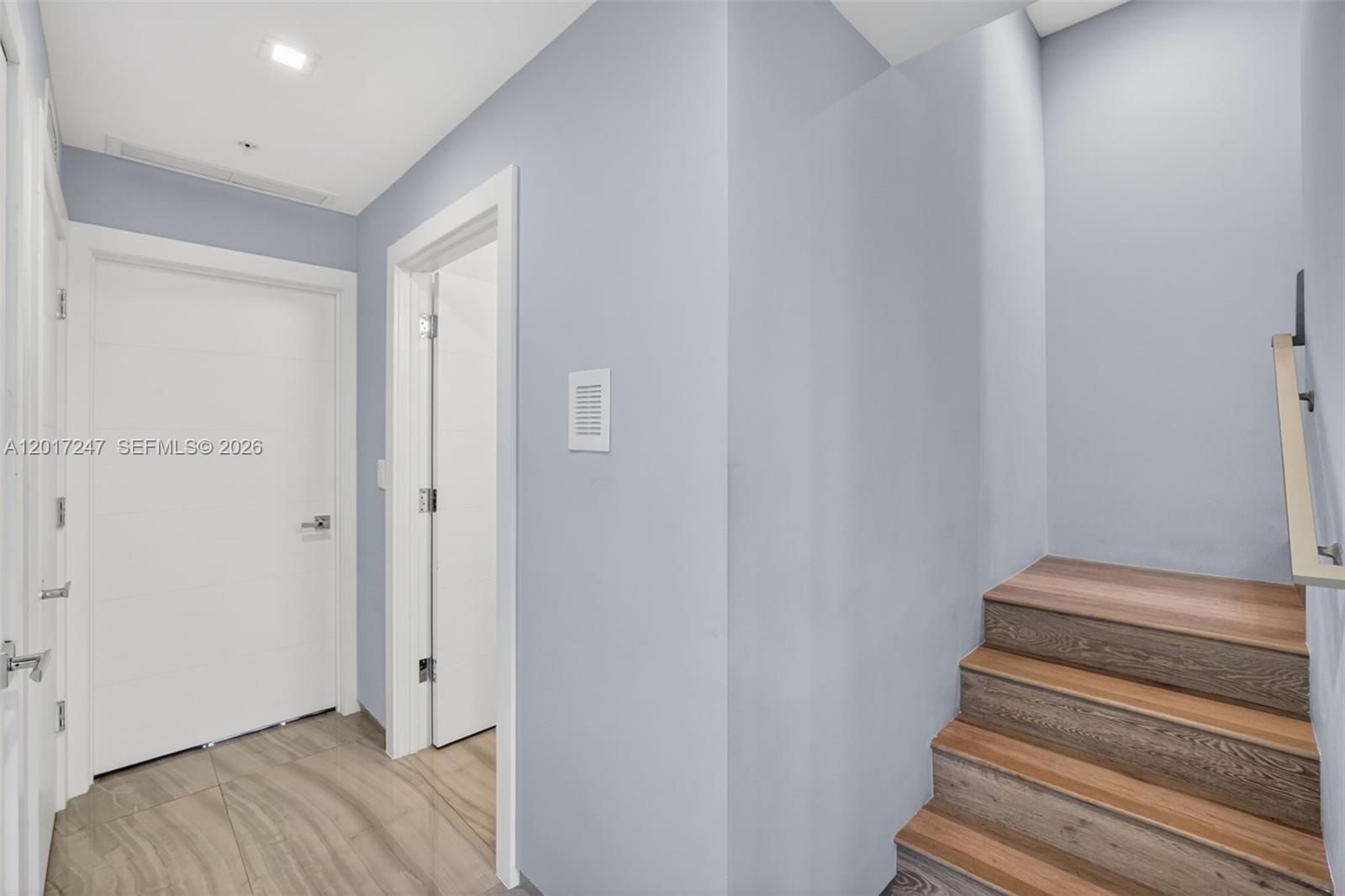 700 NE 14th Ave # 311