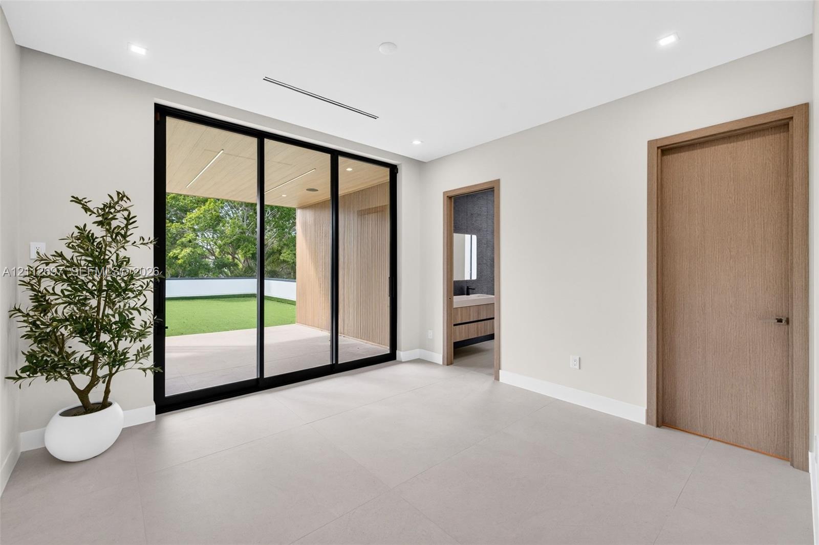 700 SW 12th Ave