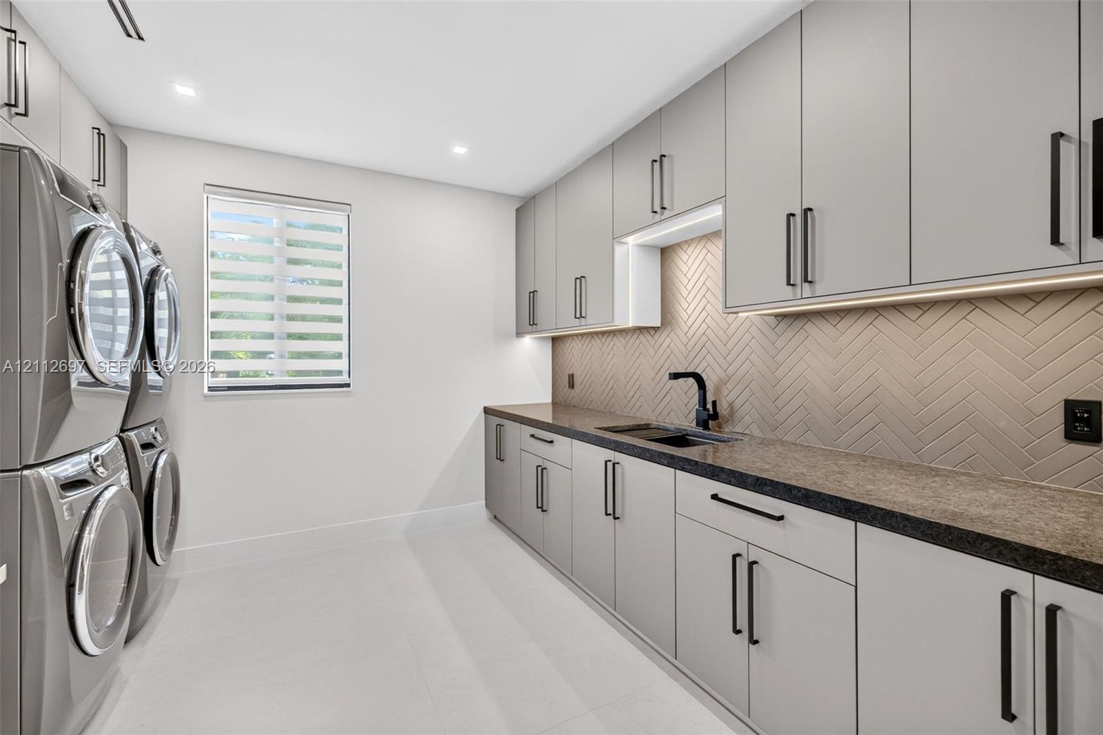 700 SW 12th Ave