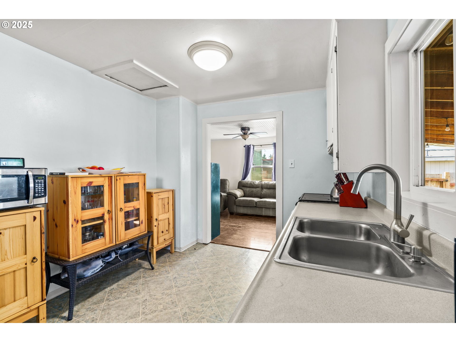 12 N CANNON ST, Lowell
