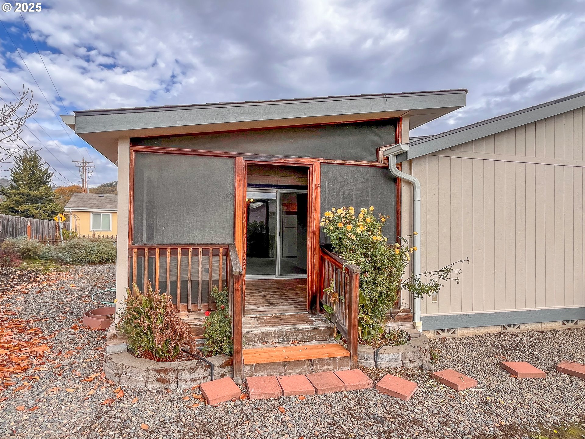 121 MATTHEW LEE CT