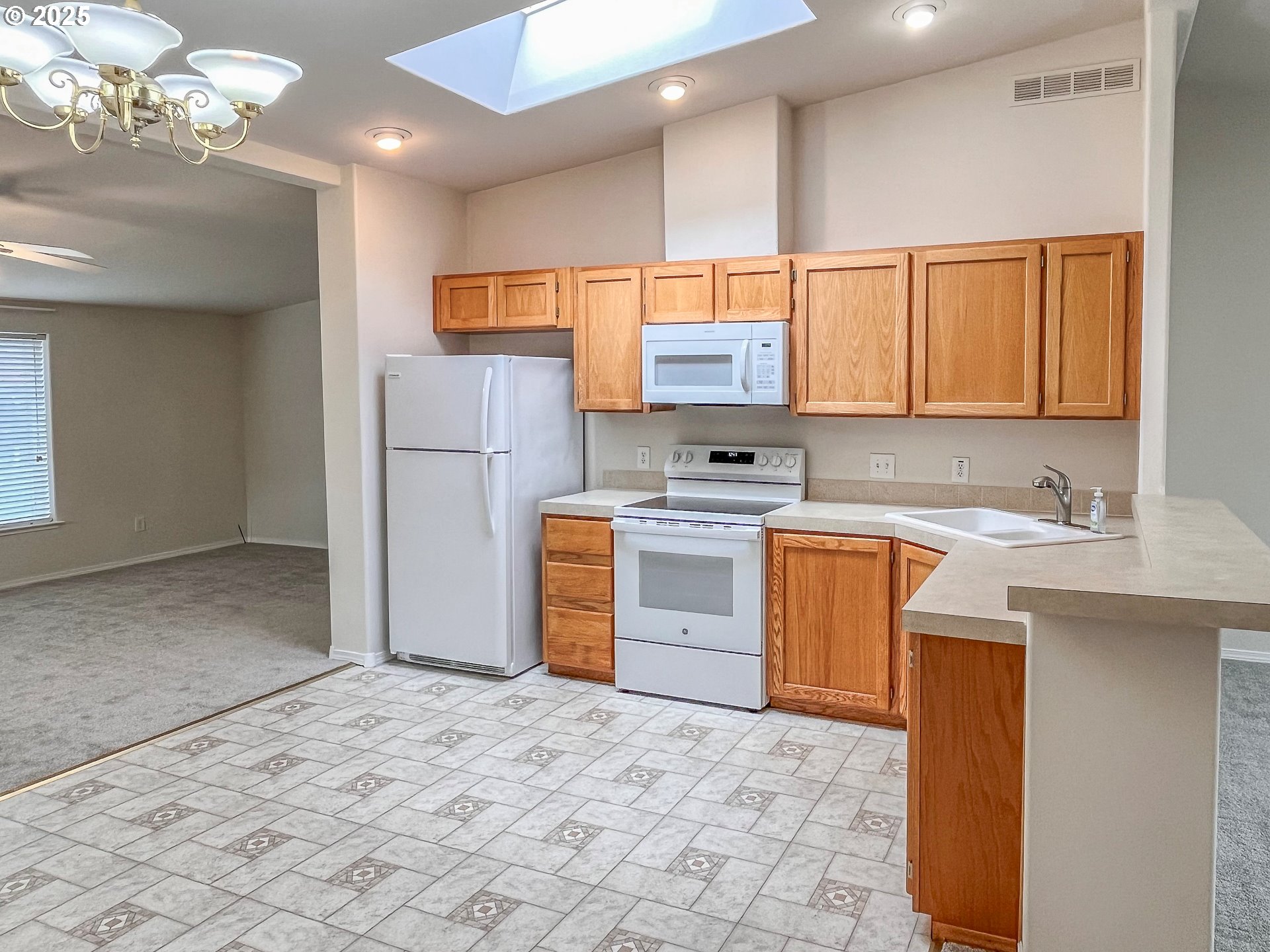 121 MATTHEW LEE CT