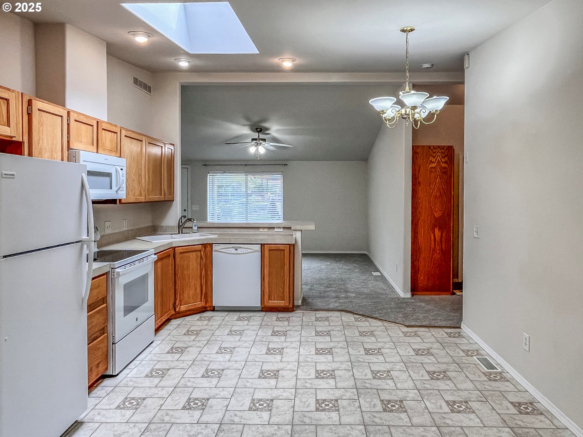 121 MATTHEW LEE CT