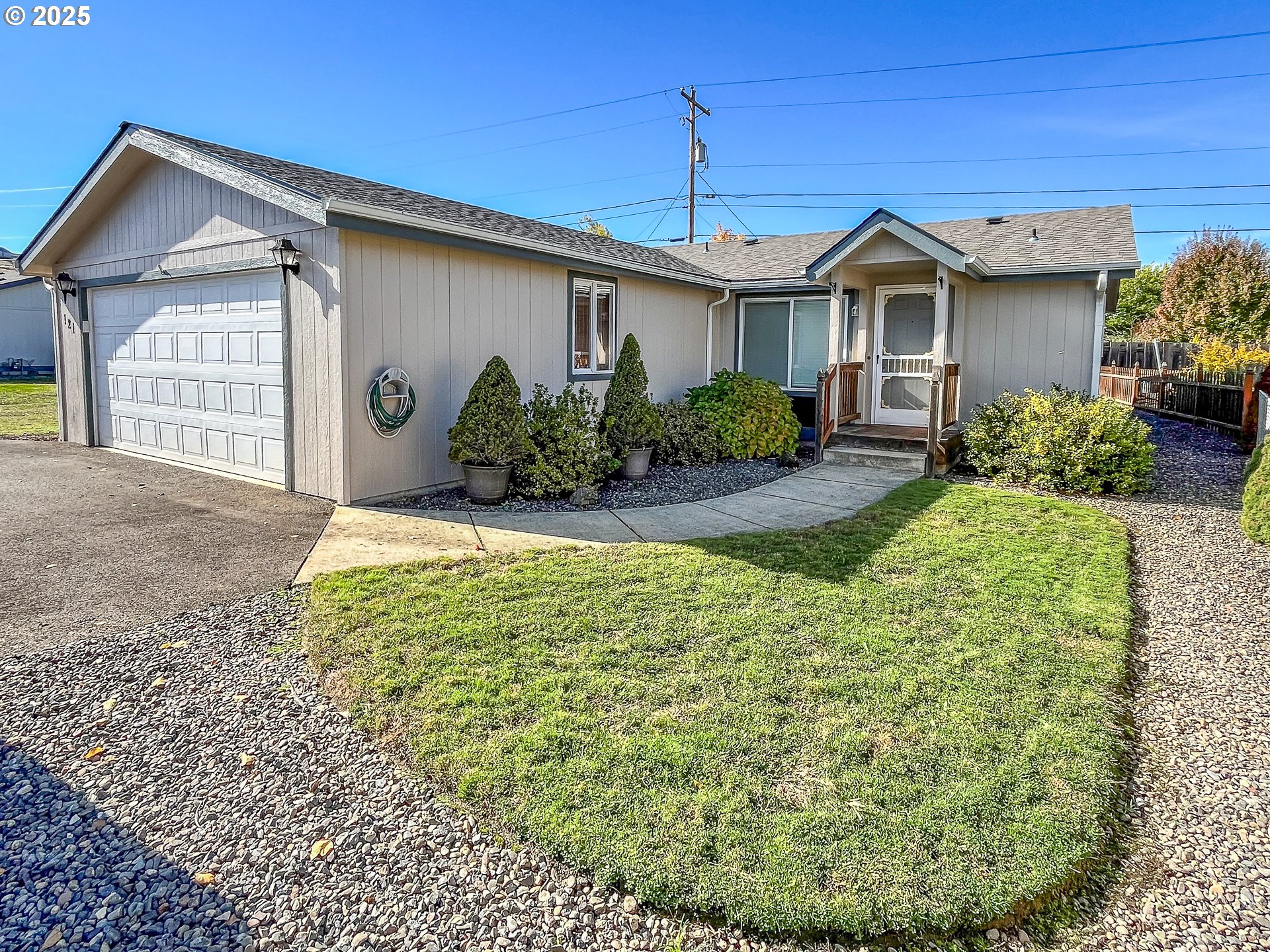 121 MATTHEW LEE CT