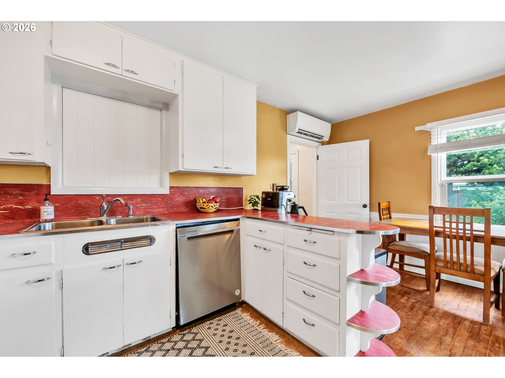 3811 SOUZA ST