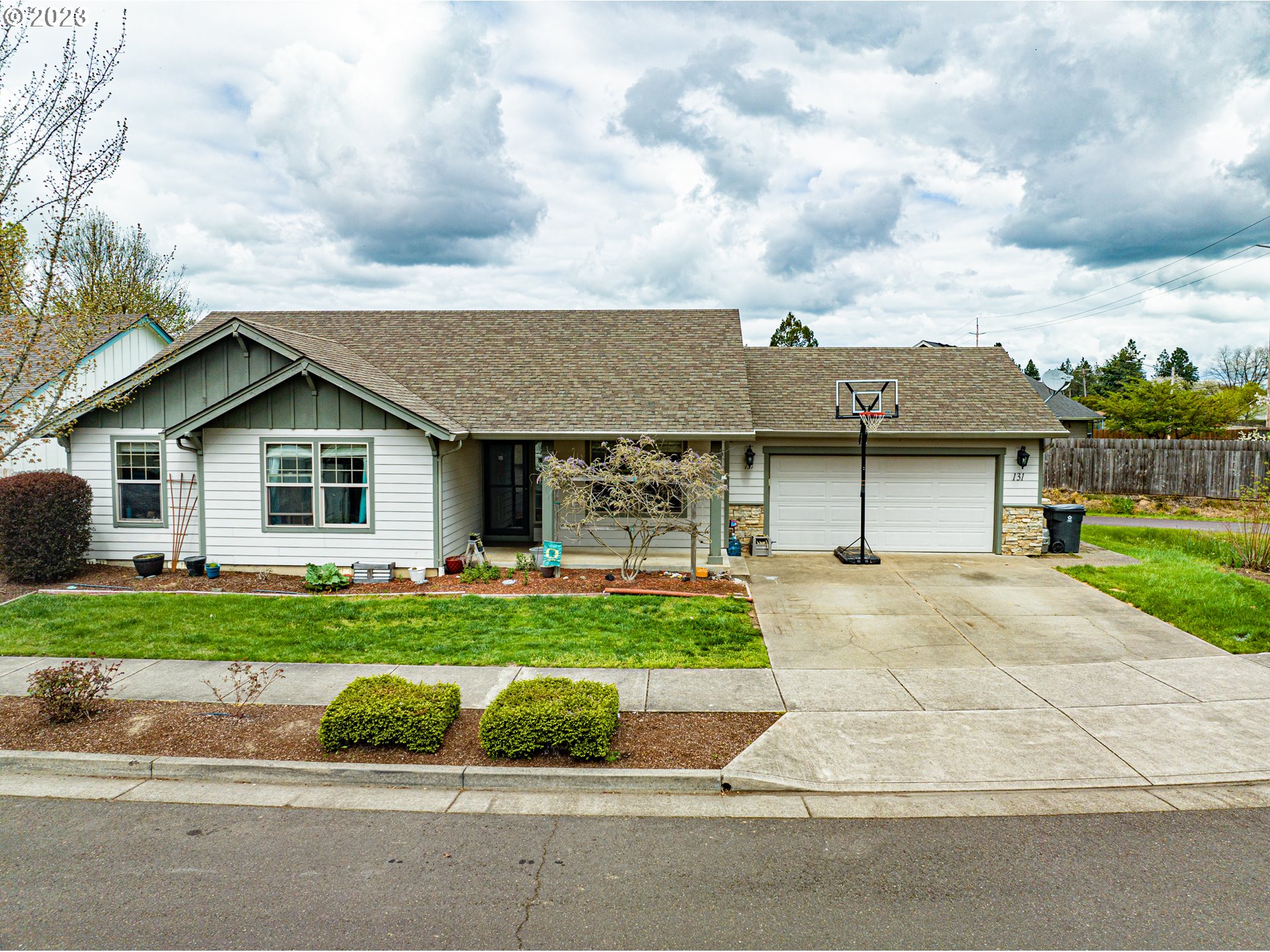 131 W JADON DR