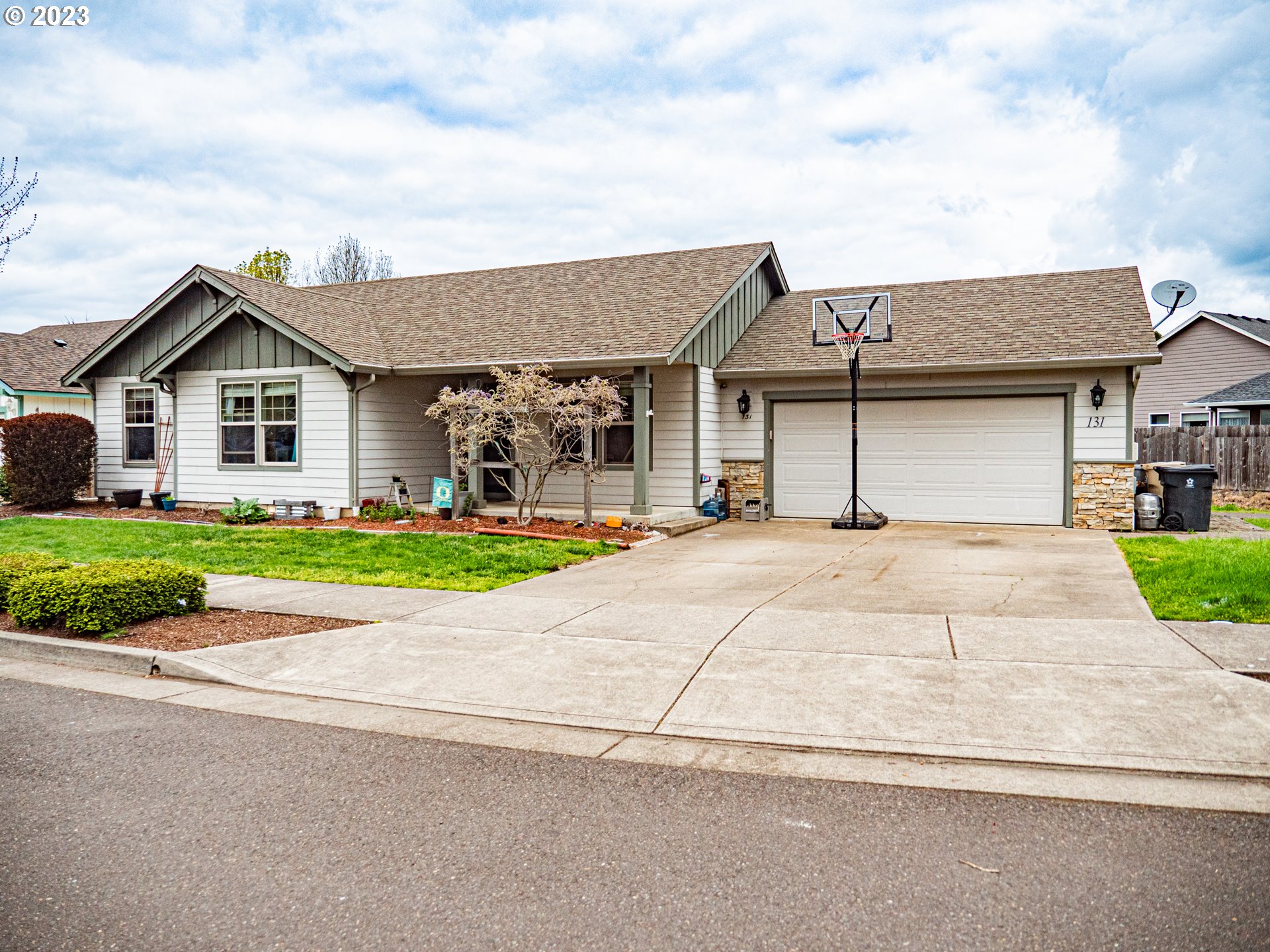 131 W JADON DR