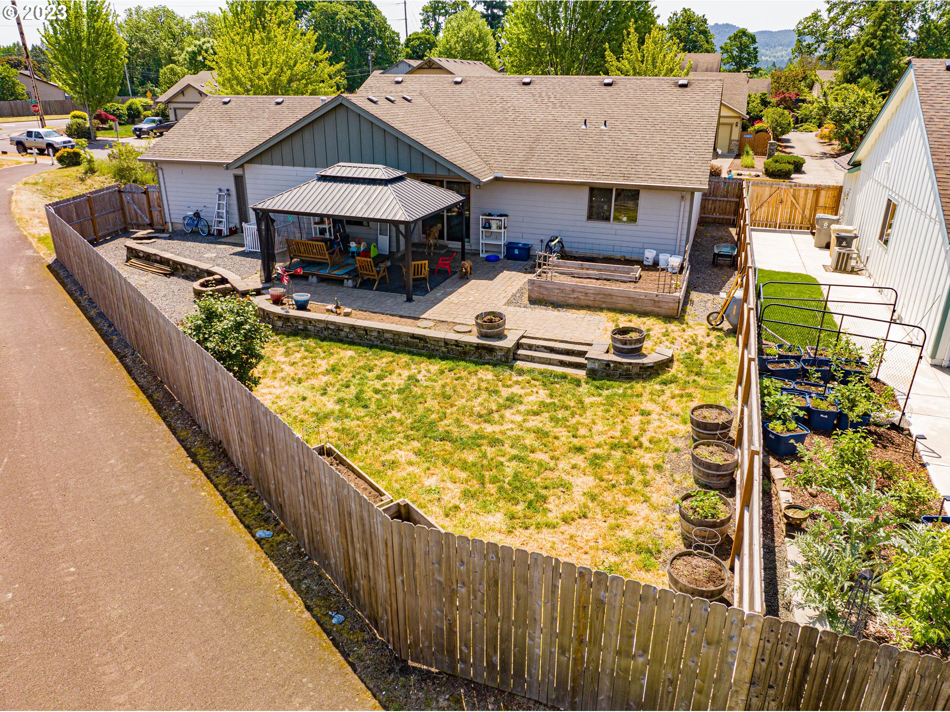 131 W JADON DR