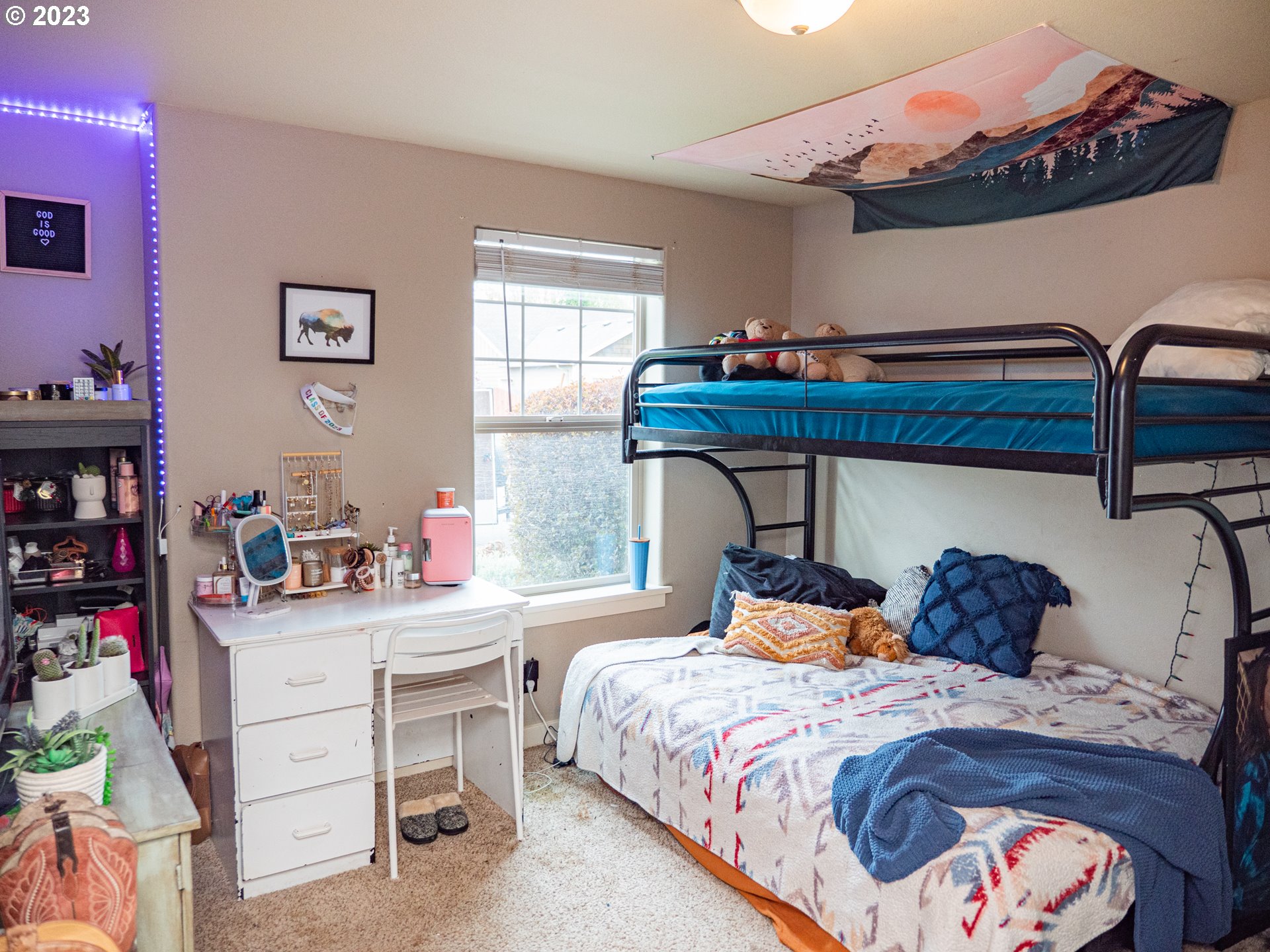 131 W JADON DR