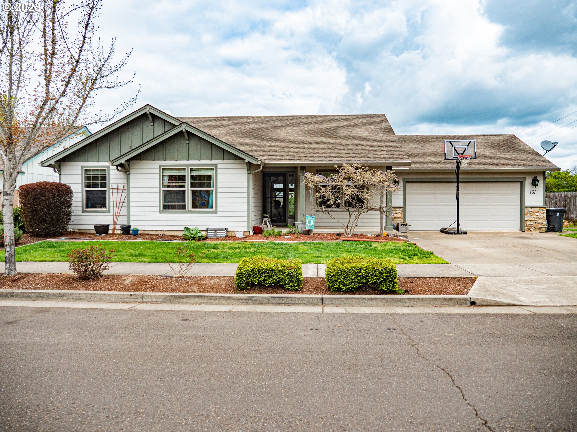 131 W JADON DR