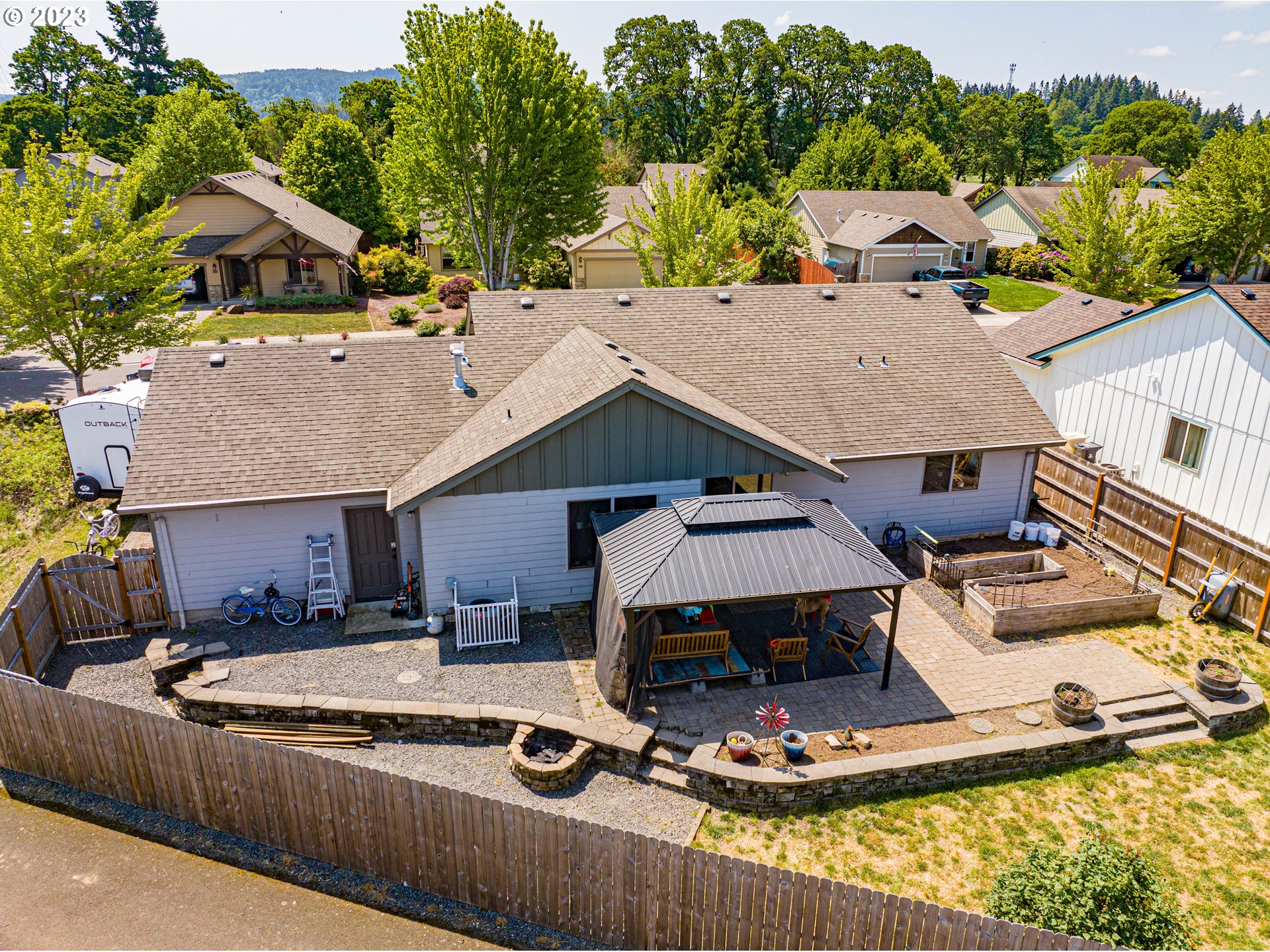 131 W JADON DR