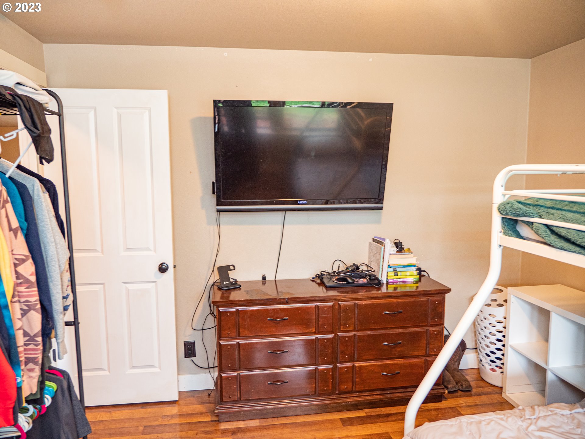 131 W JADON DR