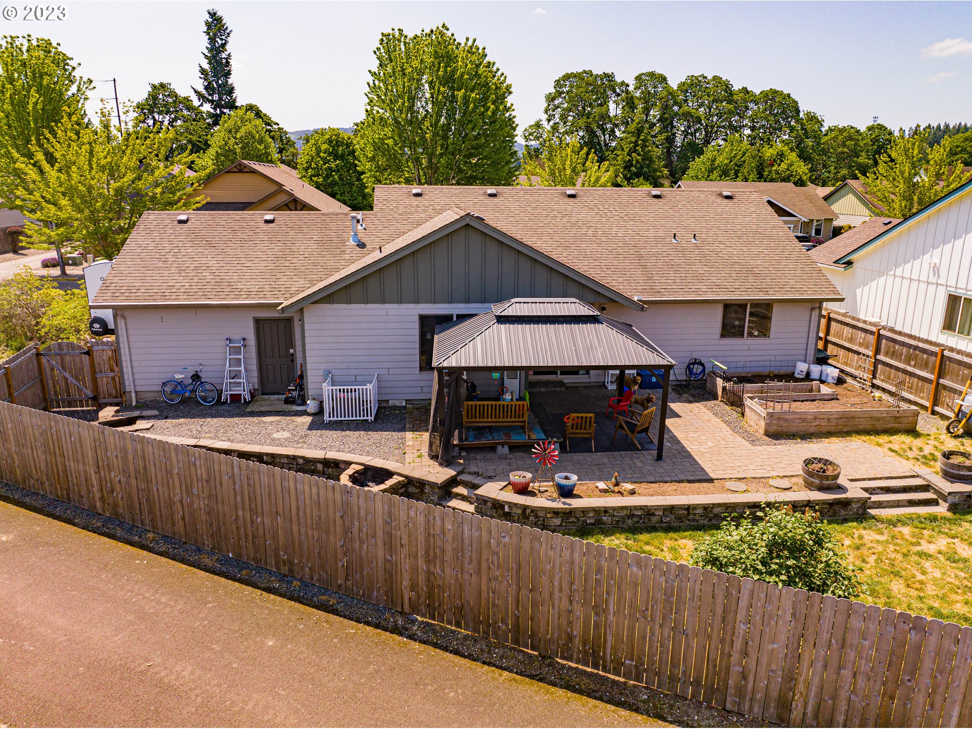 131 W JADON DR