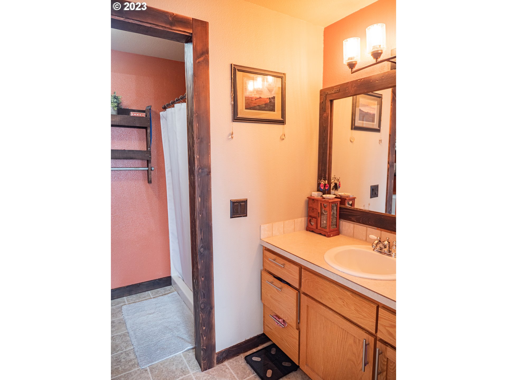 131 W JADON DR