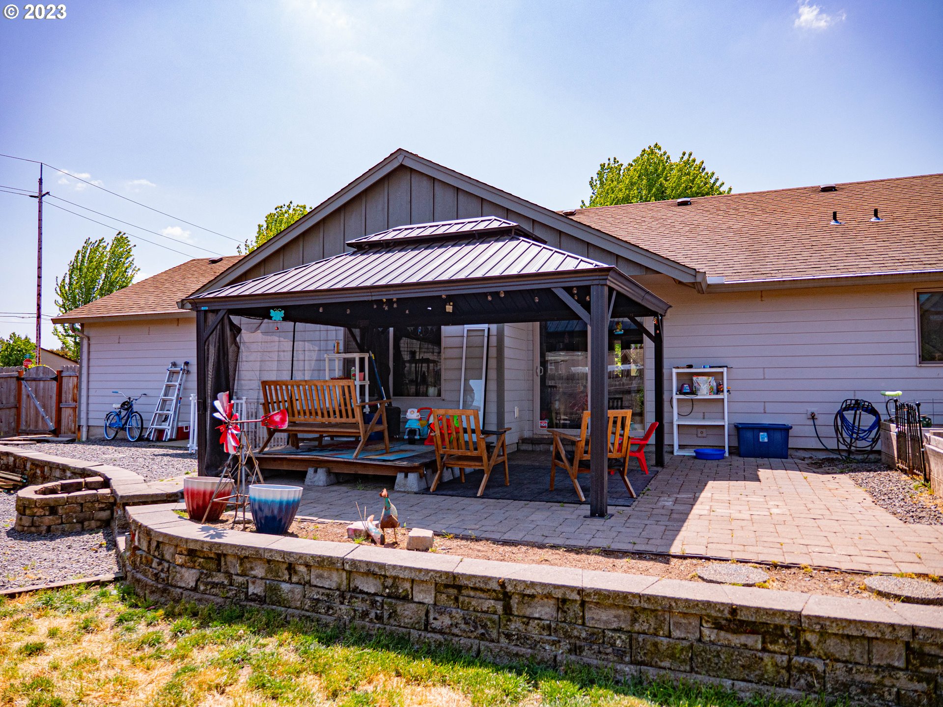 131 W JADON DR