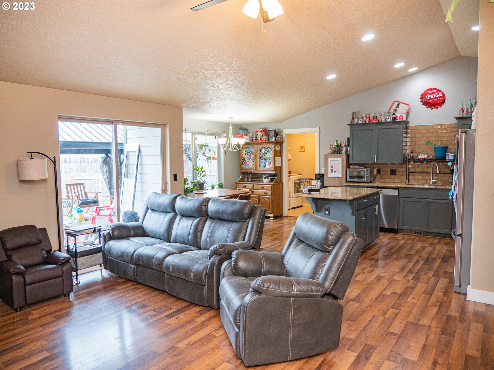 131 W JADON DR