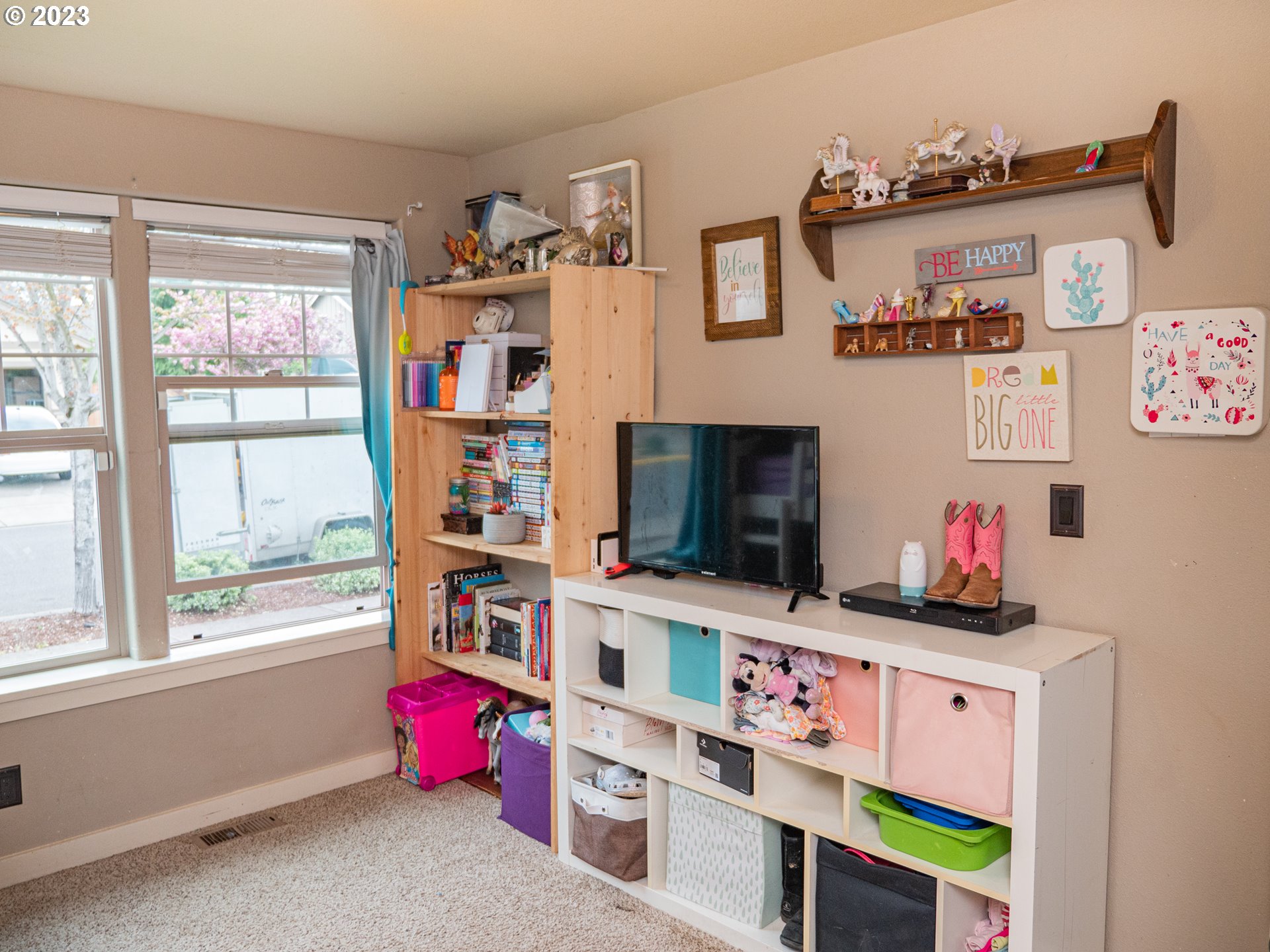 131 W JADON DR