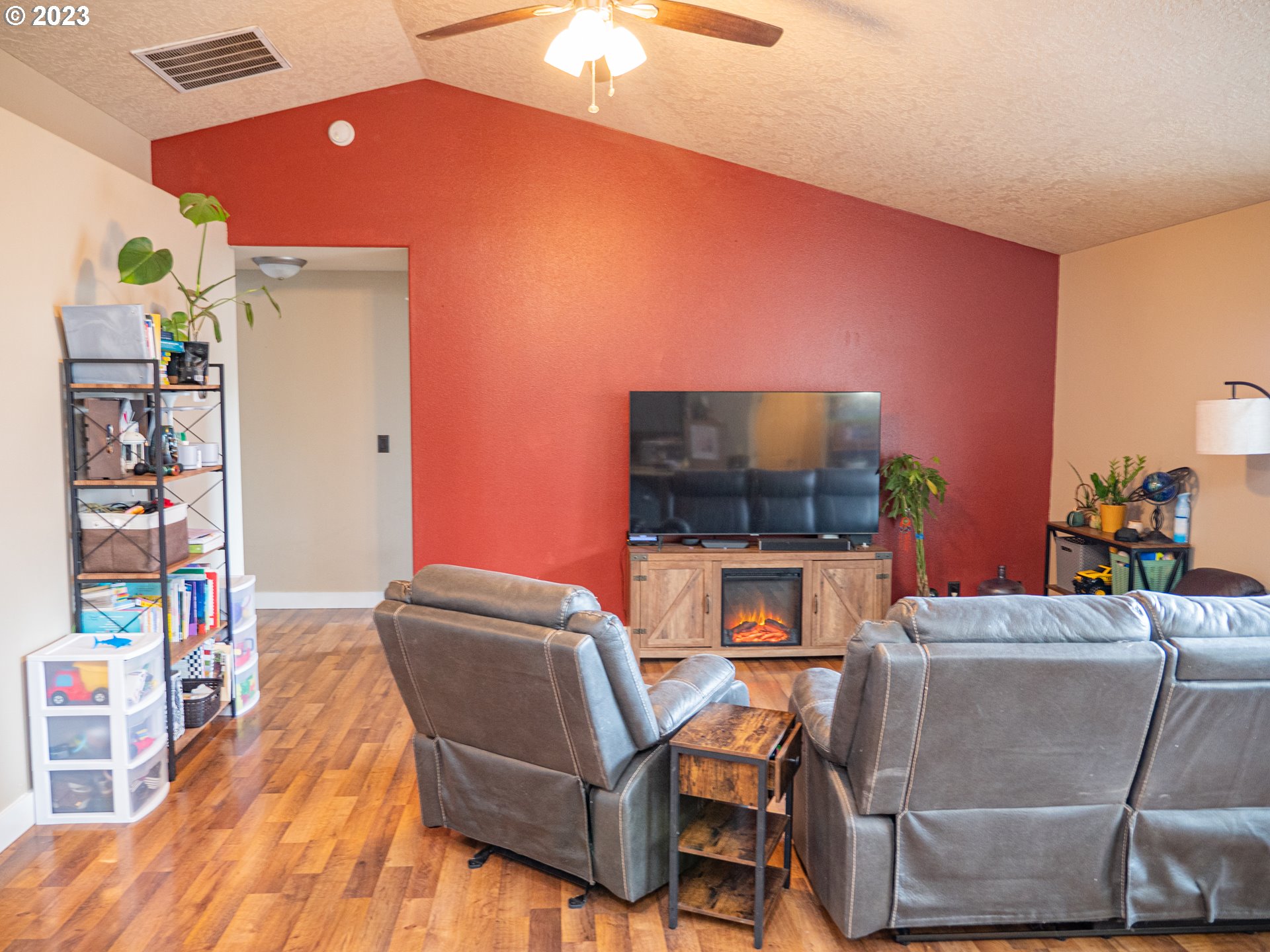 131 W JADON DR