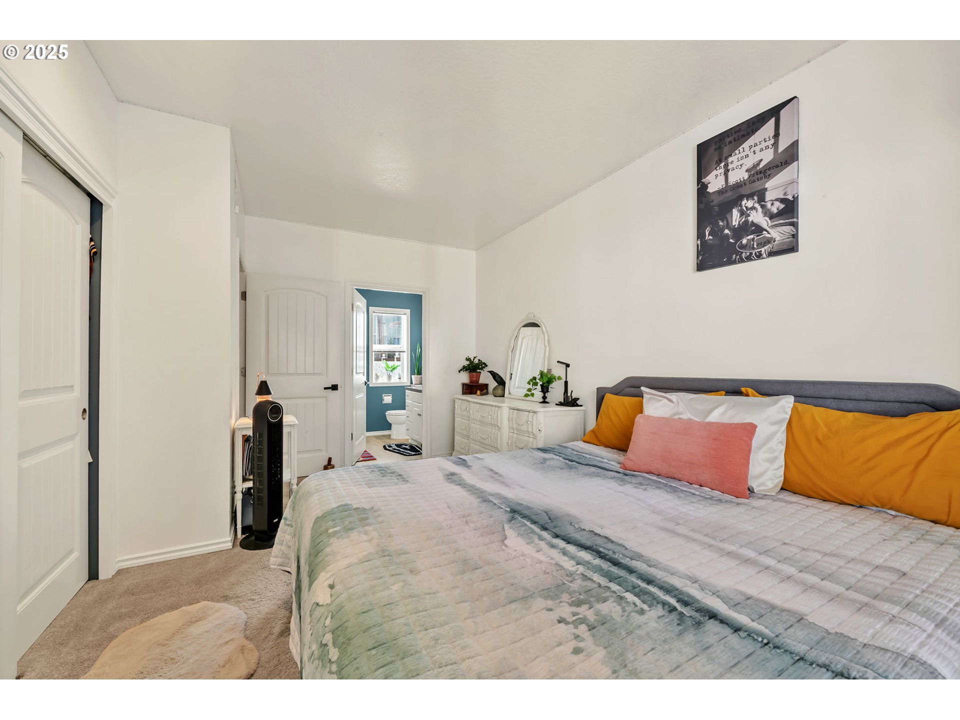 2736/2740 COBURG RD