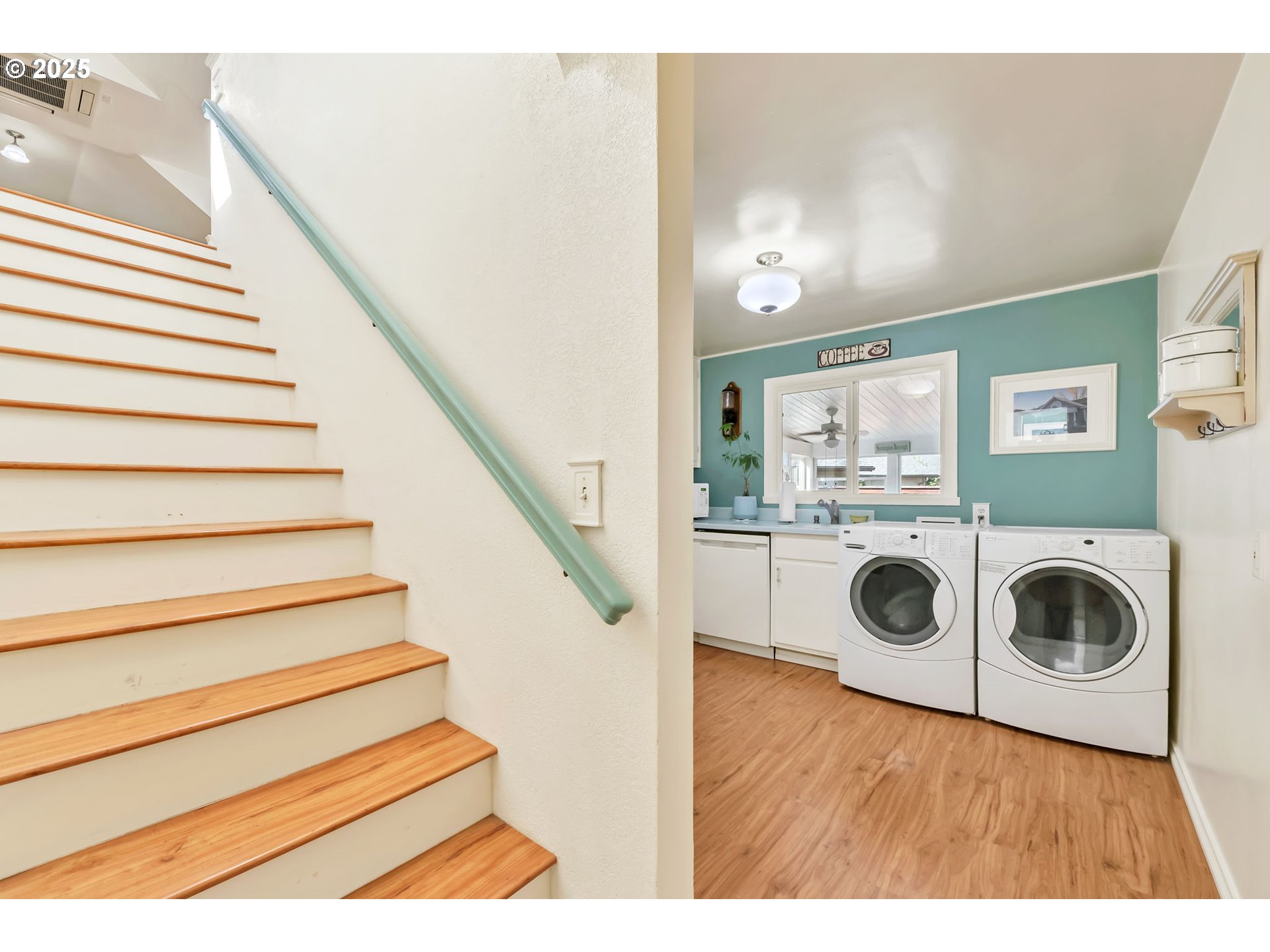 2736/2740 COBURG RD